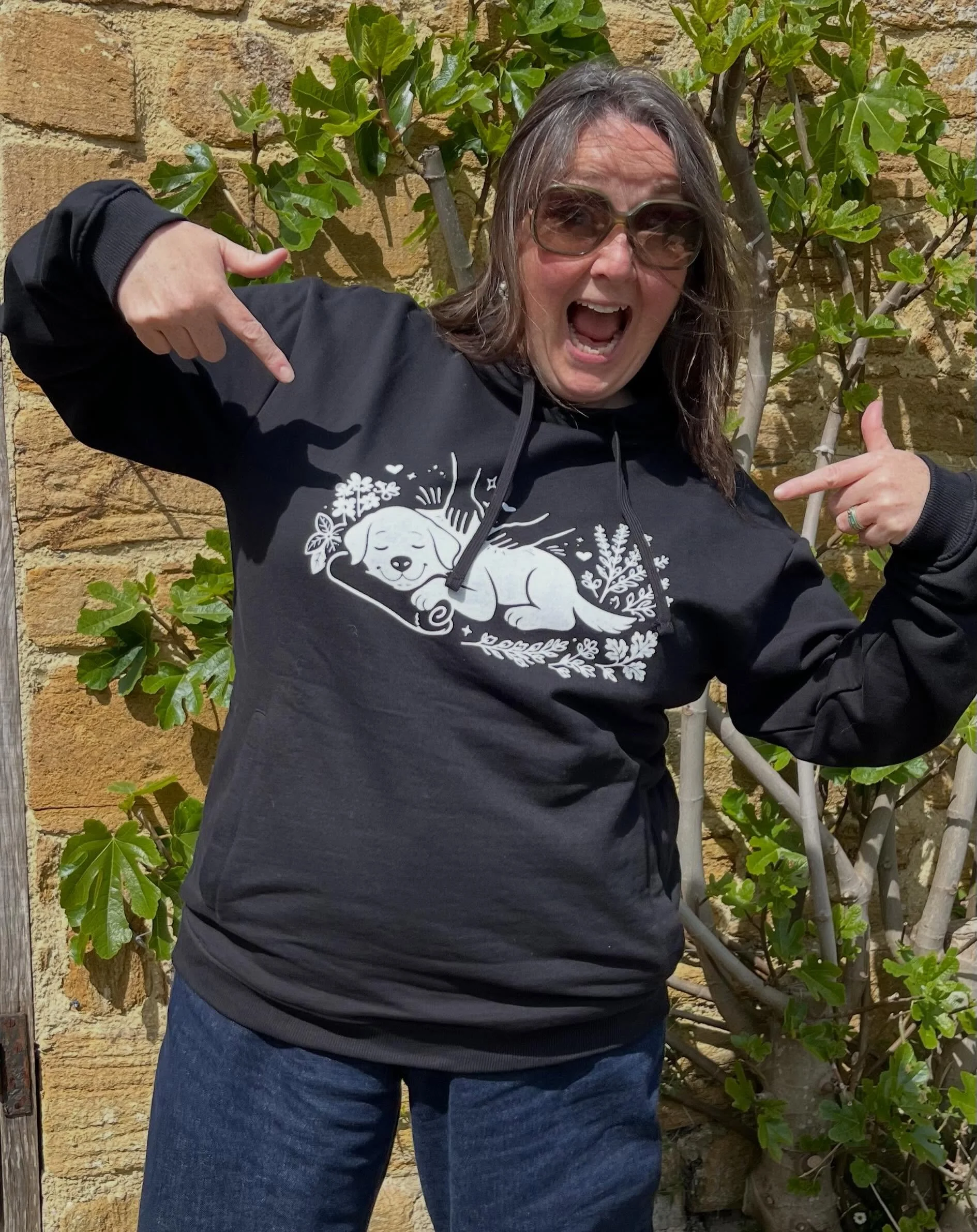 Warmer weather means brand new T-shirts along with our hoodies for hanging out with your favourite pooch. 🐾🌿

See link in bio to buy our fab eco-friendly range! ☝🏻or go to 👇🏻

https://thenaturenurture.teemill.com/

#doglovers #dogsofinstagram #t