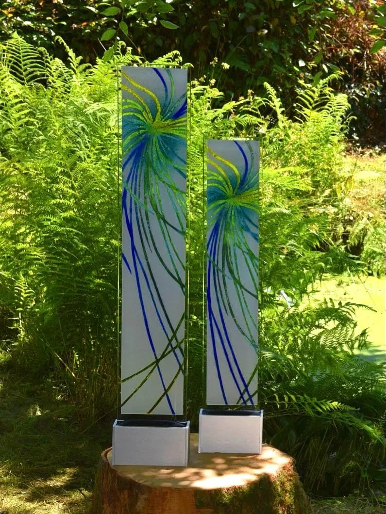 &lsquo;Natural Elements&rsquo; is now on until the end of September - the Summer 2025 exhibition of sculpture at @stonelanegardens in Chagford, on Dartmoor here in Devon. 

These are two of my pieces - &lsquo;Sea Duster&rsquo; freestanding panels.  1