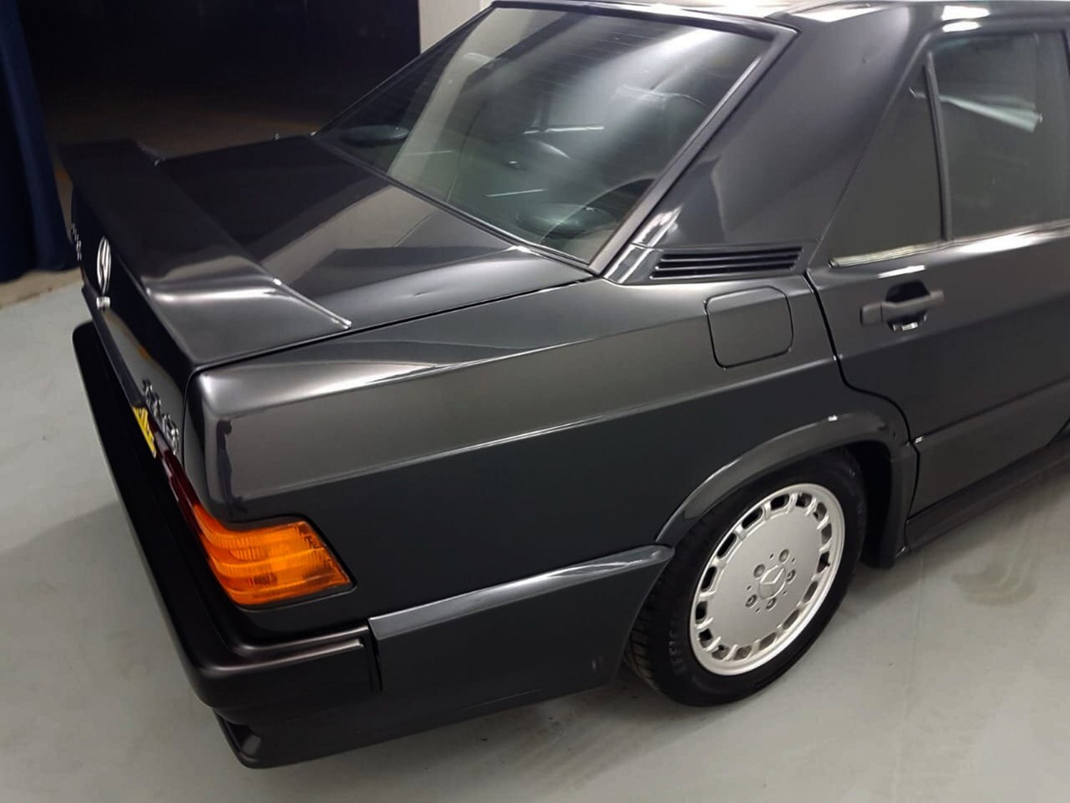 Mercedes+190E+-+Restored+--2.jpg