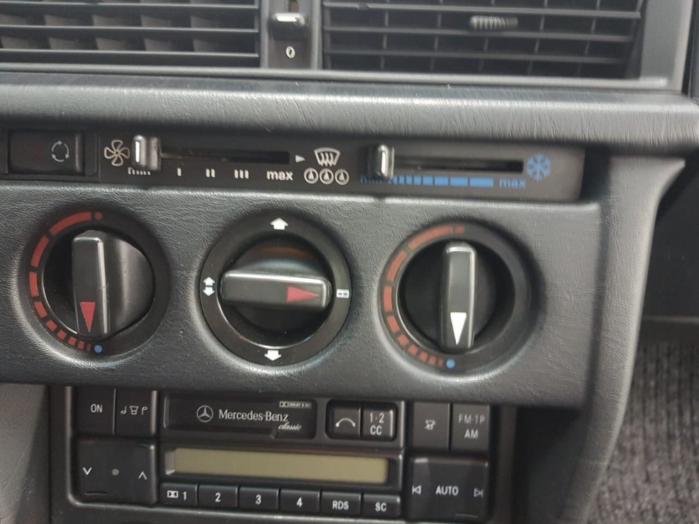 Mercedes+190E+-+Restored+-56.jpg