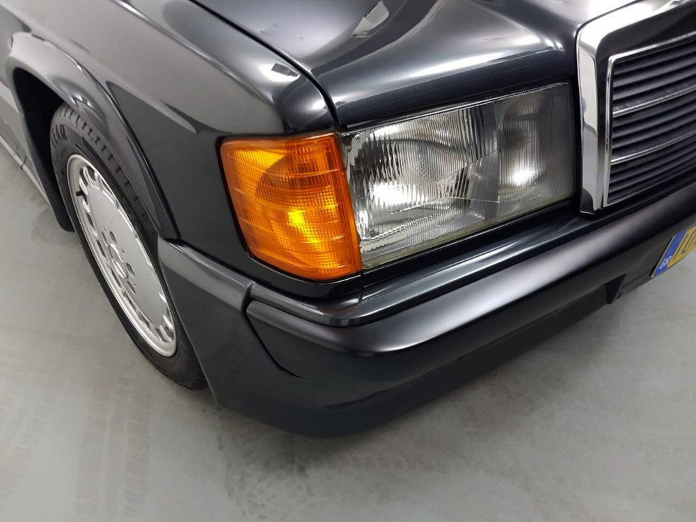 Mercedes+190E+-+Restored+--3.jpg