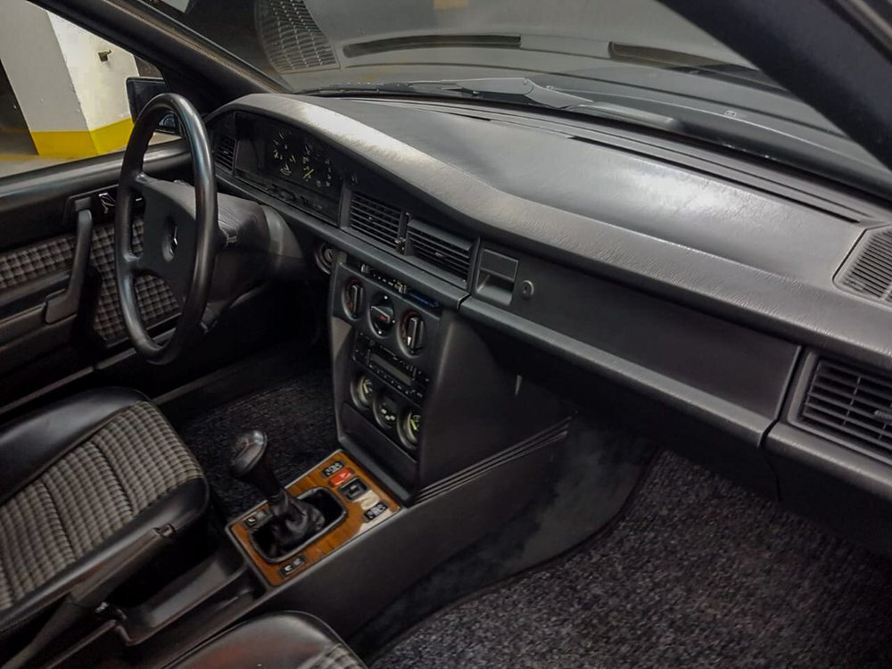 Mercedes+190E+-+Restored+-98.jpg