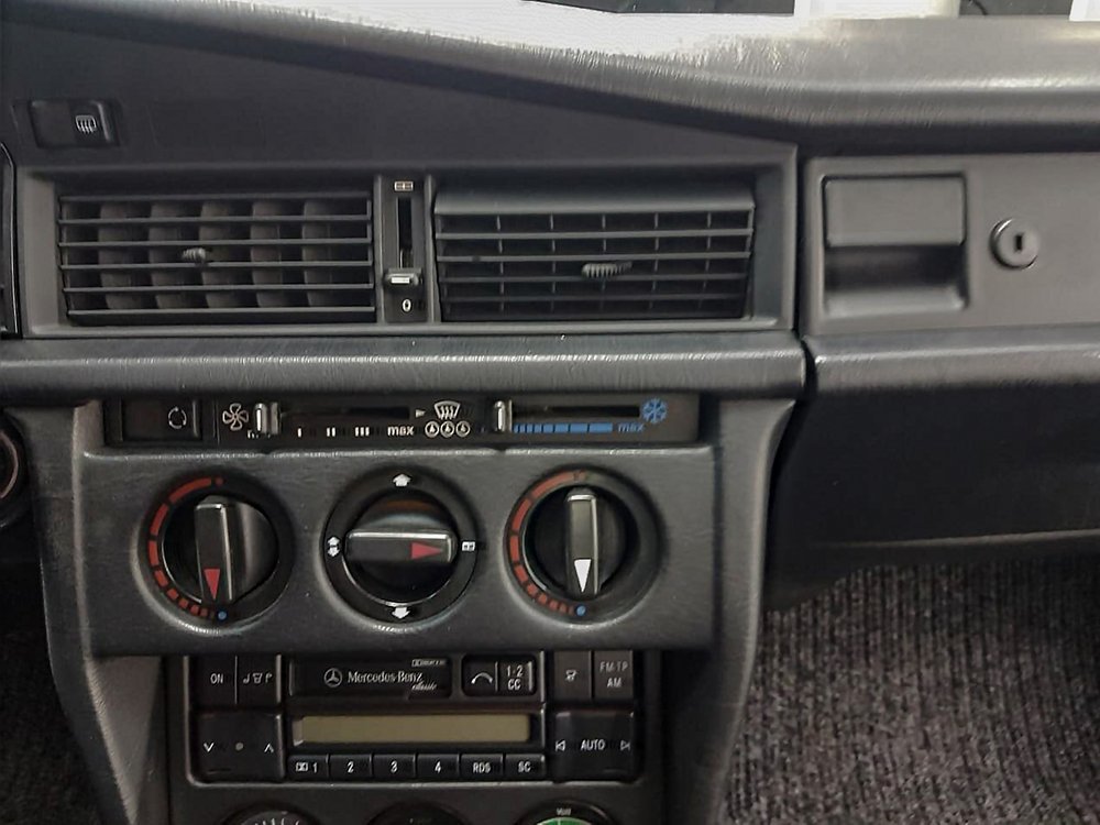 Mercedes+190E+-+Restored+--10.jpg