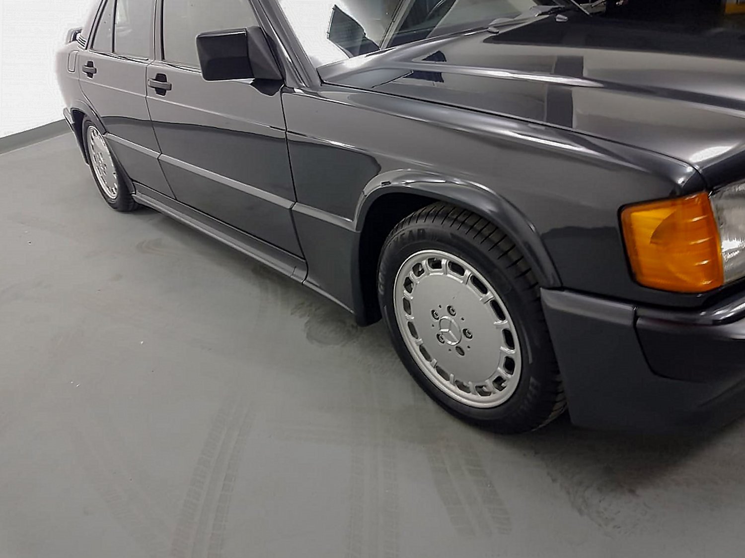 Mercedes+190E+-+Restored+--14.jpg
