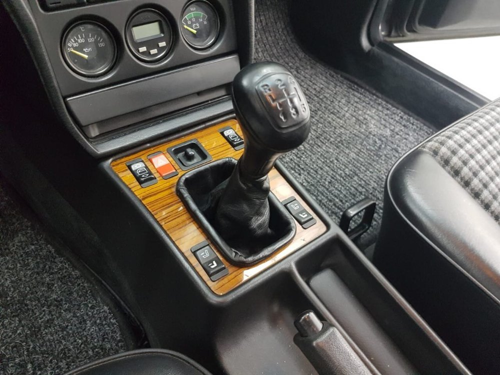 Mercedes+190E+-+Restored+-42.jpg