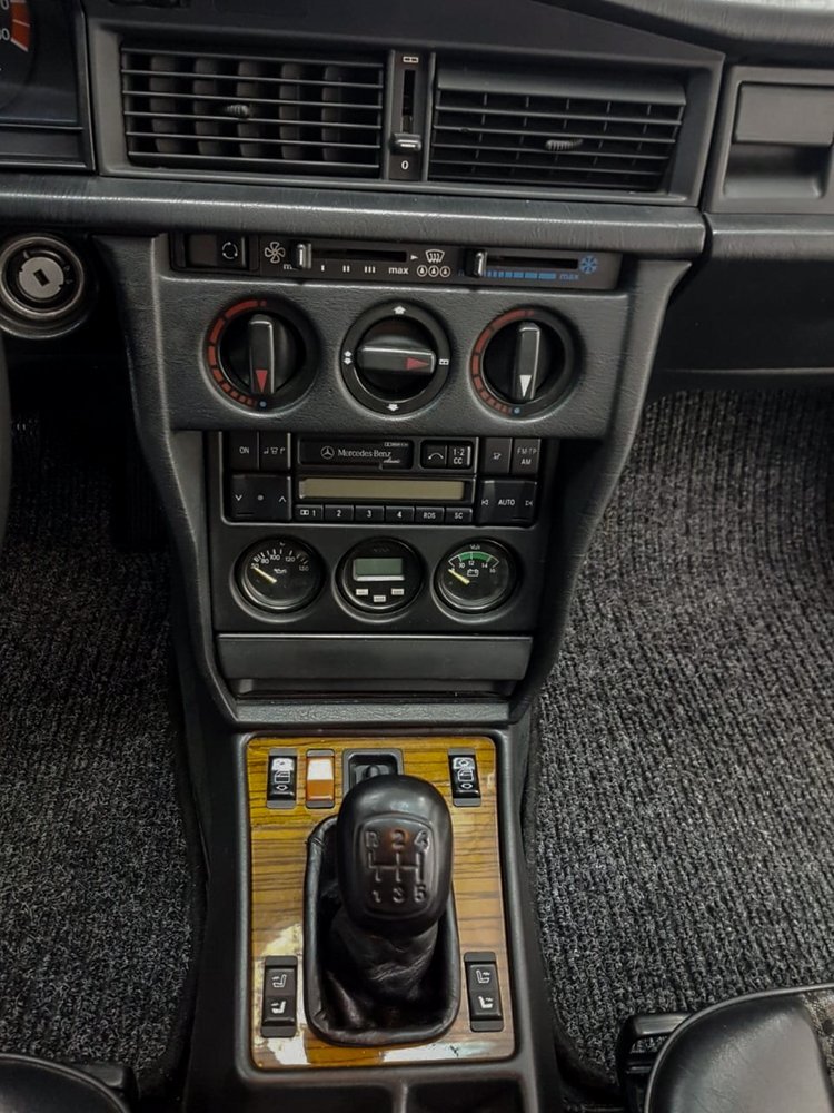 Mercedes+190E+-+Restored+-8-2.jpg