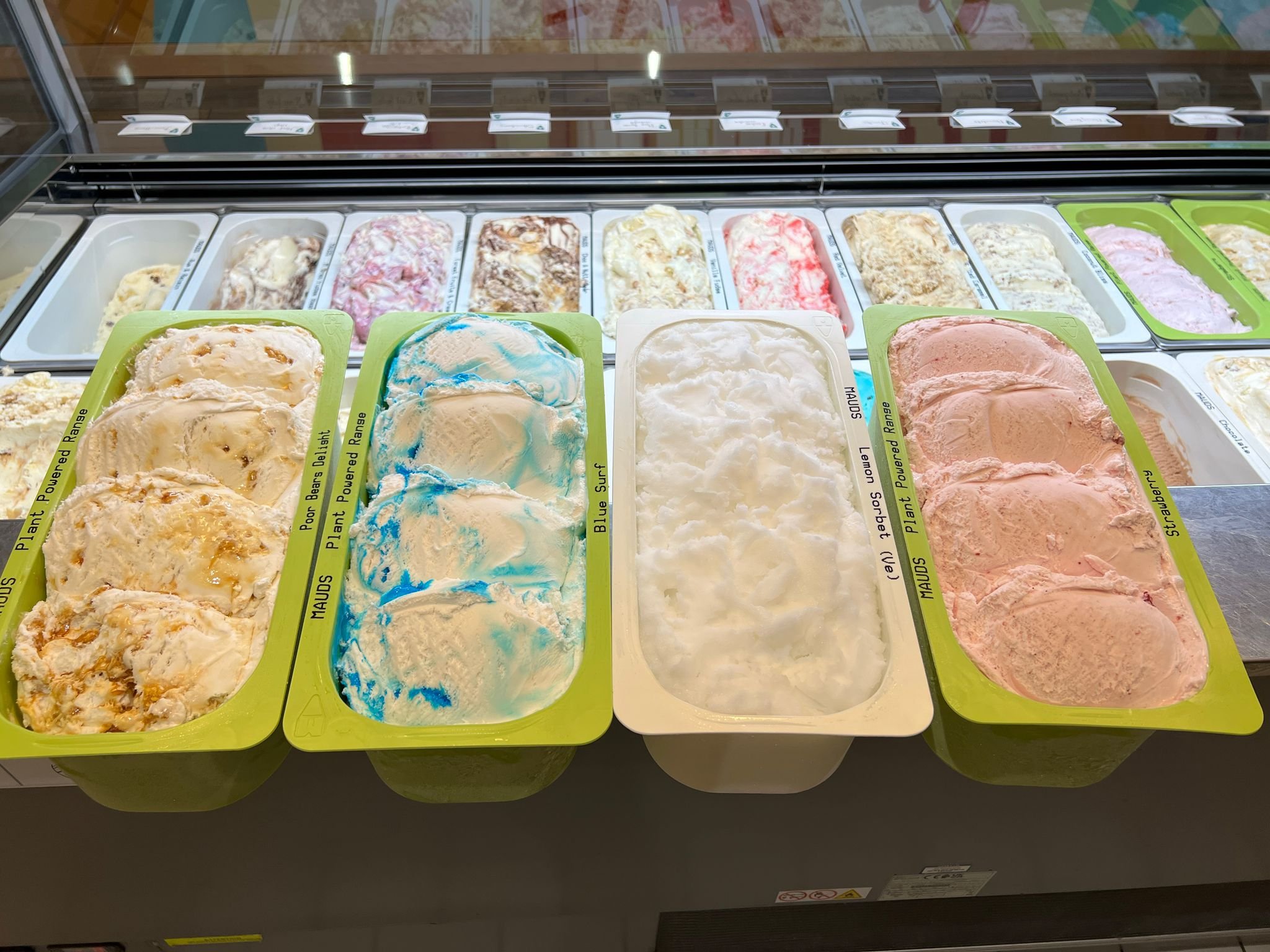 Have you tried our Vegan ice cream? 🌱

Those who choose to eat plant-based should not be denied the Mauds experience! Try one of our excellent vegan flavours today! 🍦