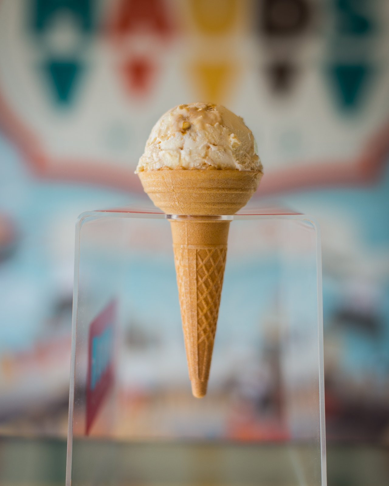 Welcome in the Bank Holiday Monday with a Mauds! Our Bangor, Holywood and Ormeau Road stores are open until 9pm tonight! 🕘

We'll be serving up all the scoops of our delicious ice cream! 🍦