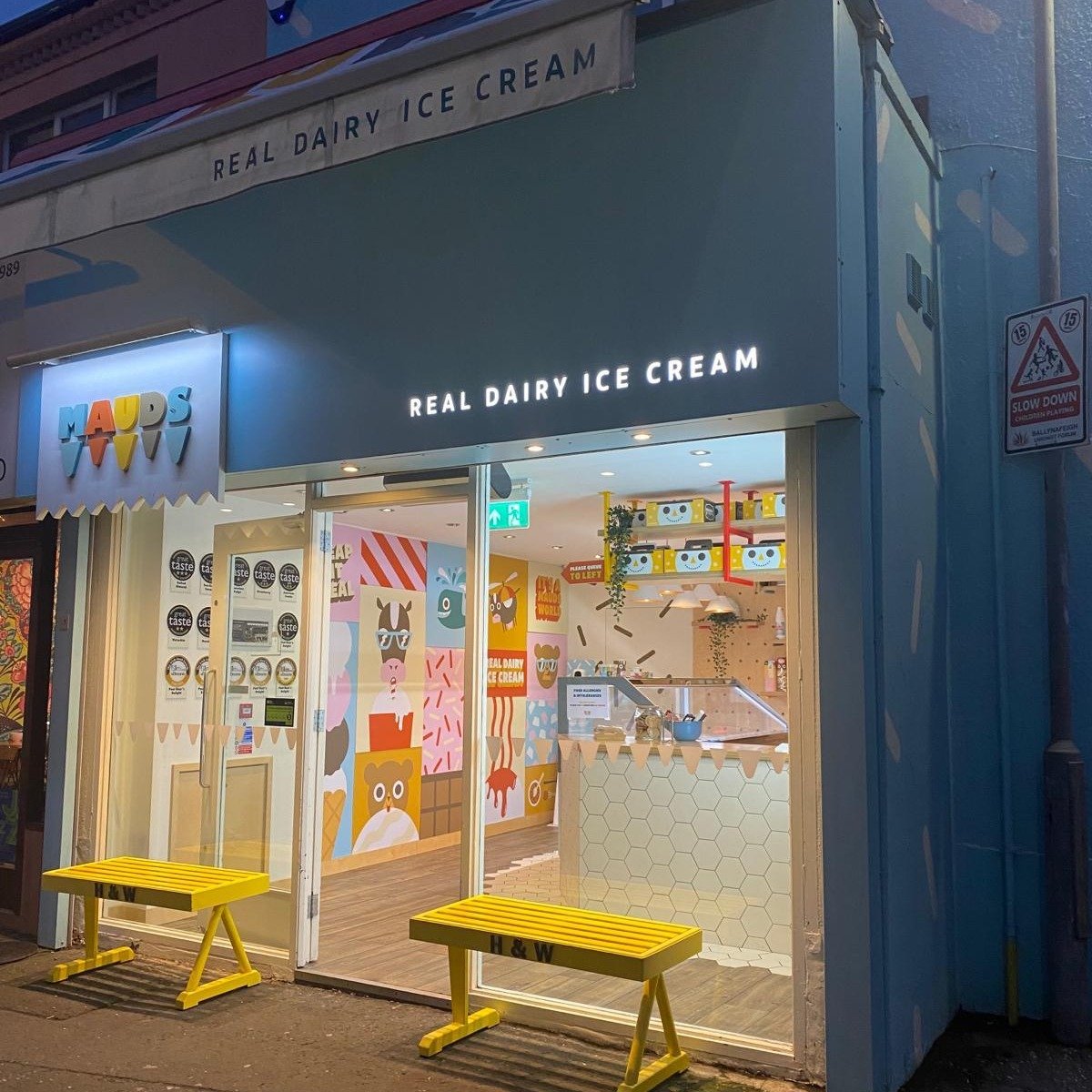 Did you know that Mauds Ice Cream is available from our Ormeau Road store on Deliveroo? If you're in the area, order now for an evening treat! 🍦