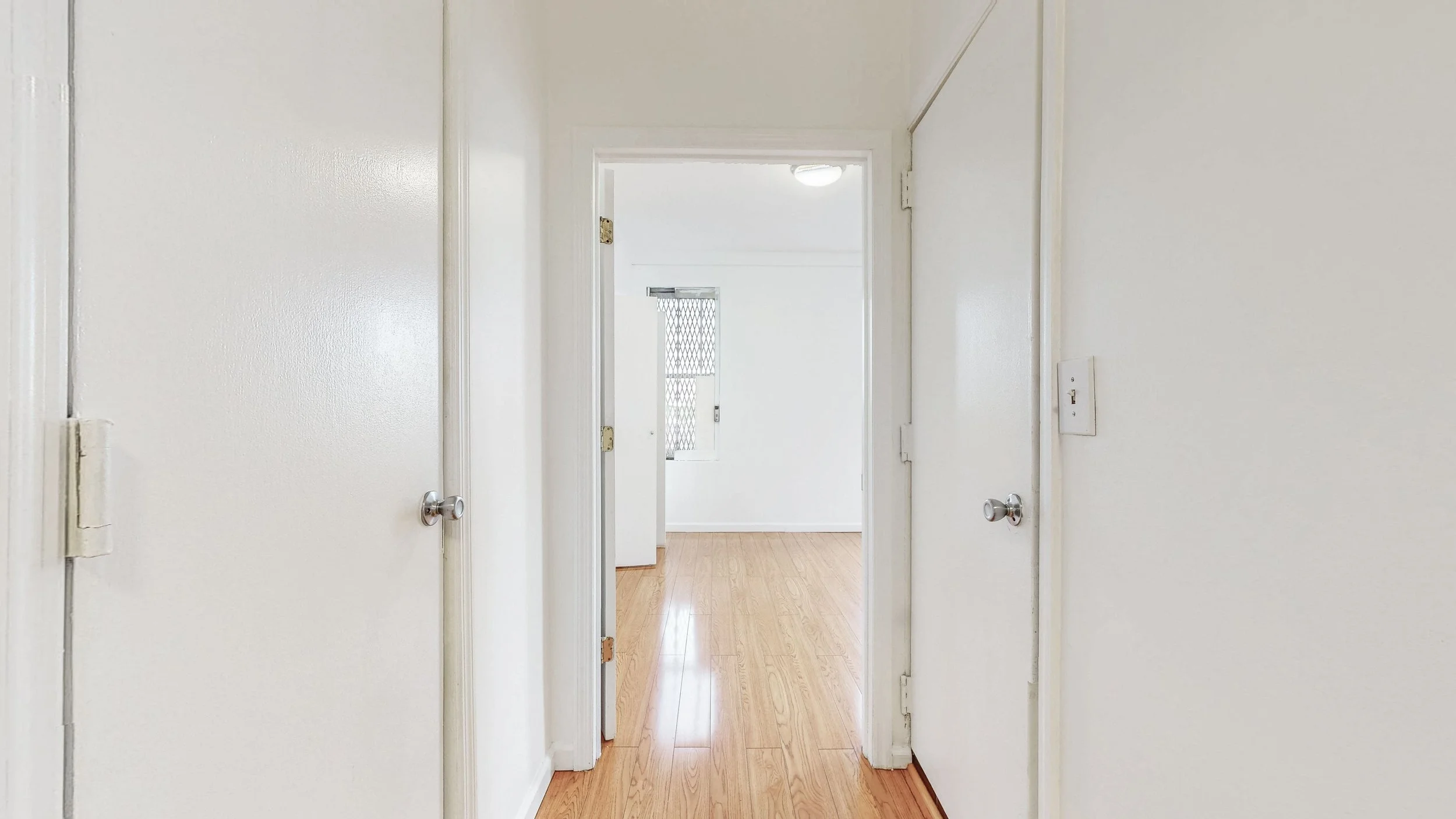 97-52-75th-Street-B41-Ozone-Park-05152026_182954.jpg