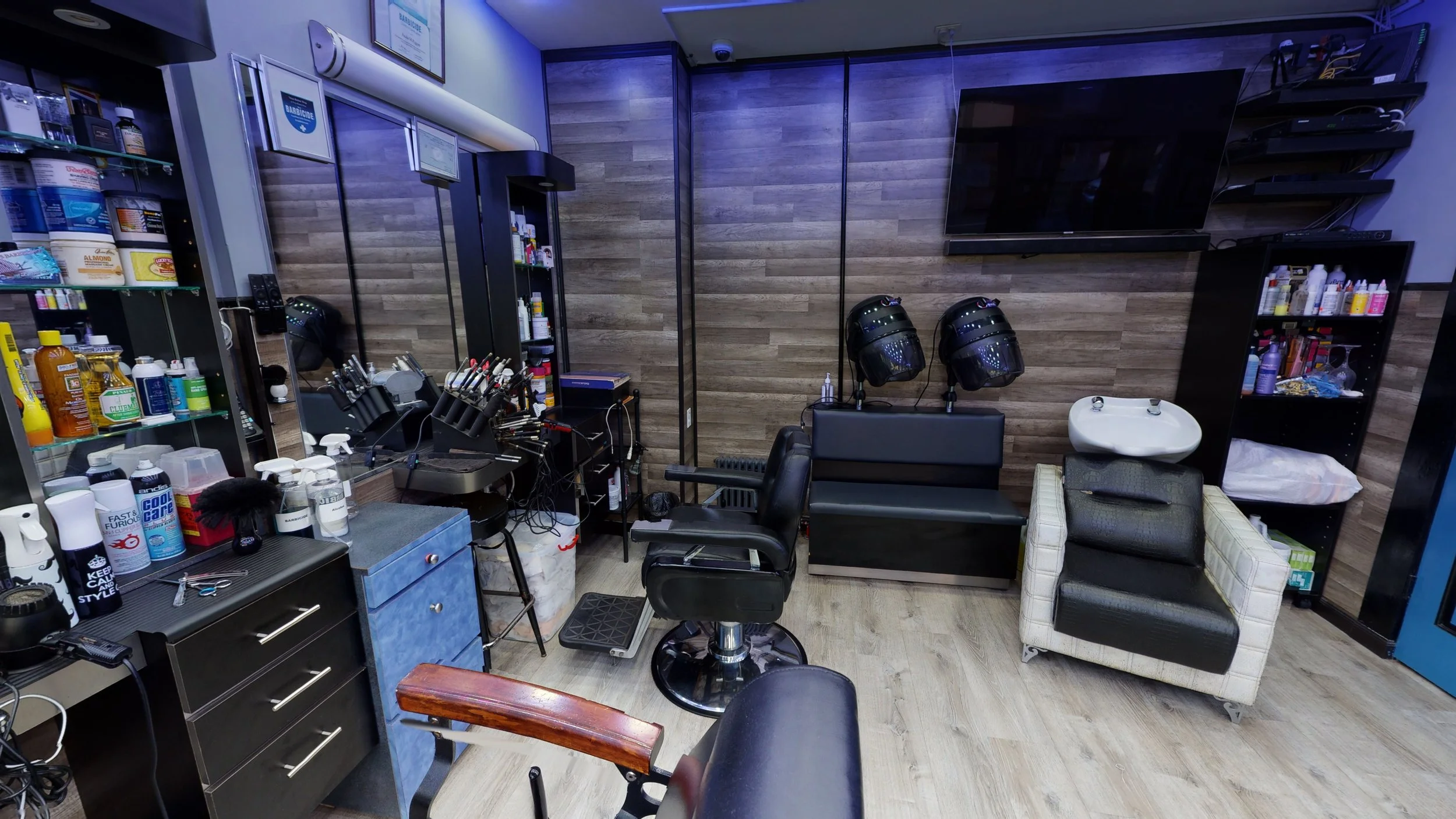 Troys-Barber-Shop-09302021_094202.jpg