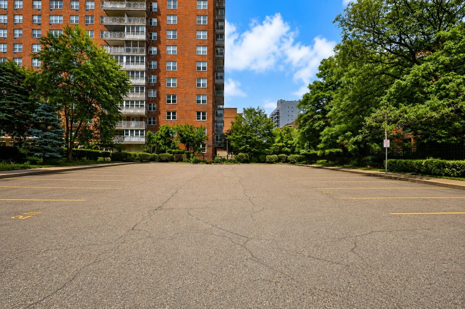 10 - 43-10 Kissena Blvd 6H - Decluttered.jpg