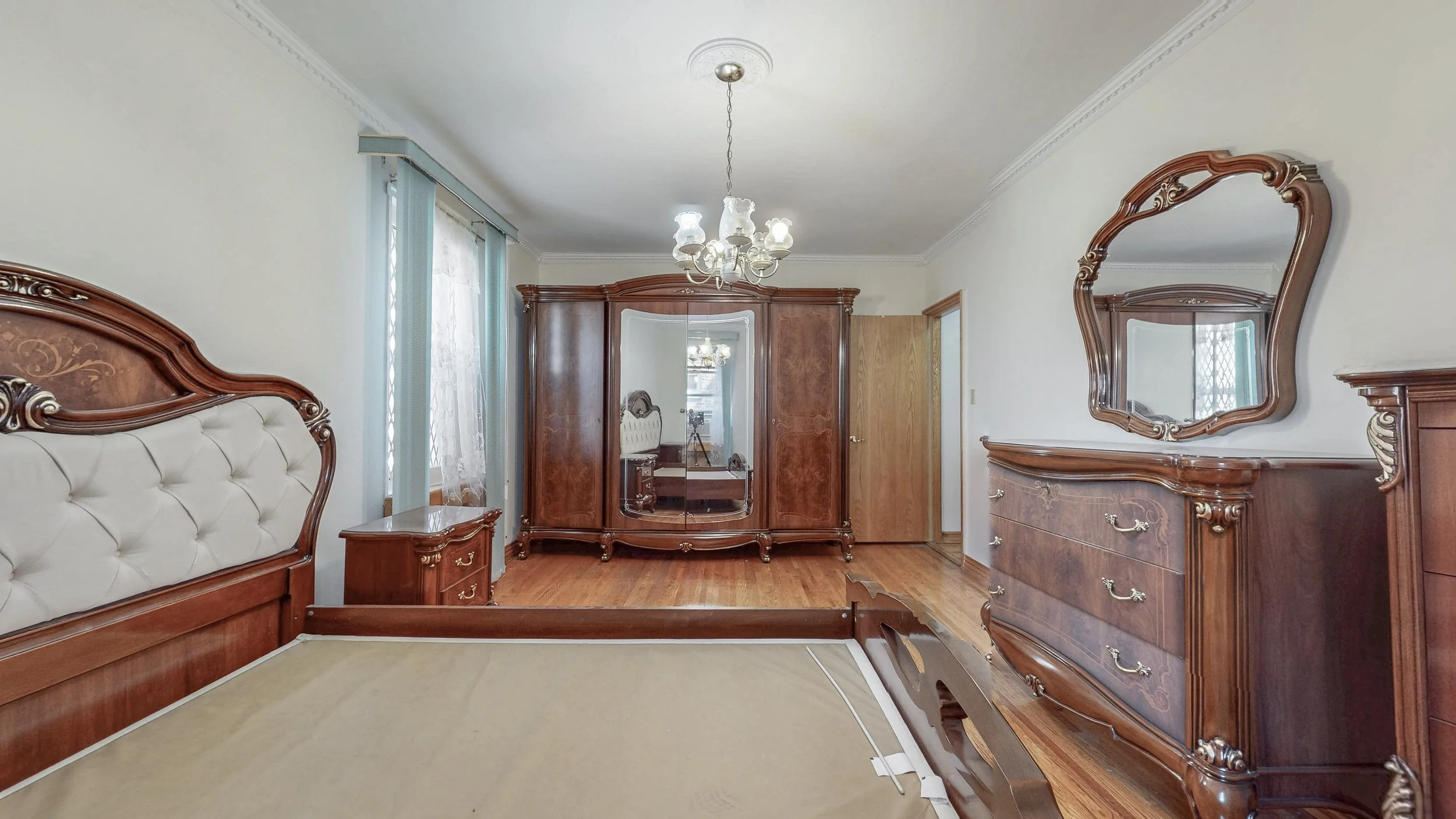 65-41-Booth-Street-Rego-Park-09072025_135821-min.jpg