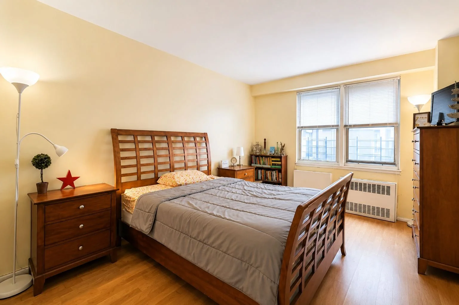13 - 43-10 Kissena Blvd 6H - Decluttered.jpg