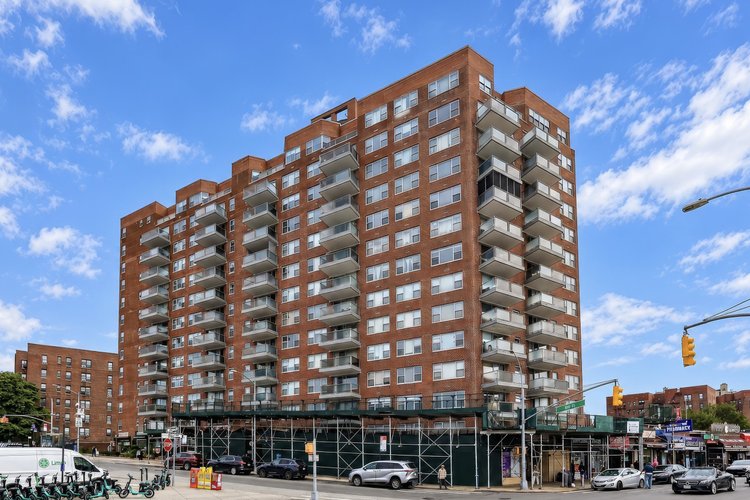 85-15 Main Street 10G, Briarwood, NY