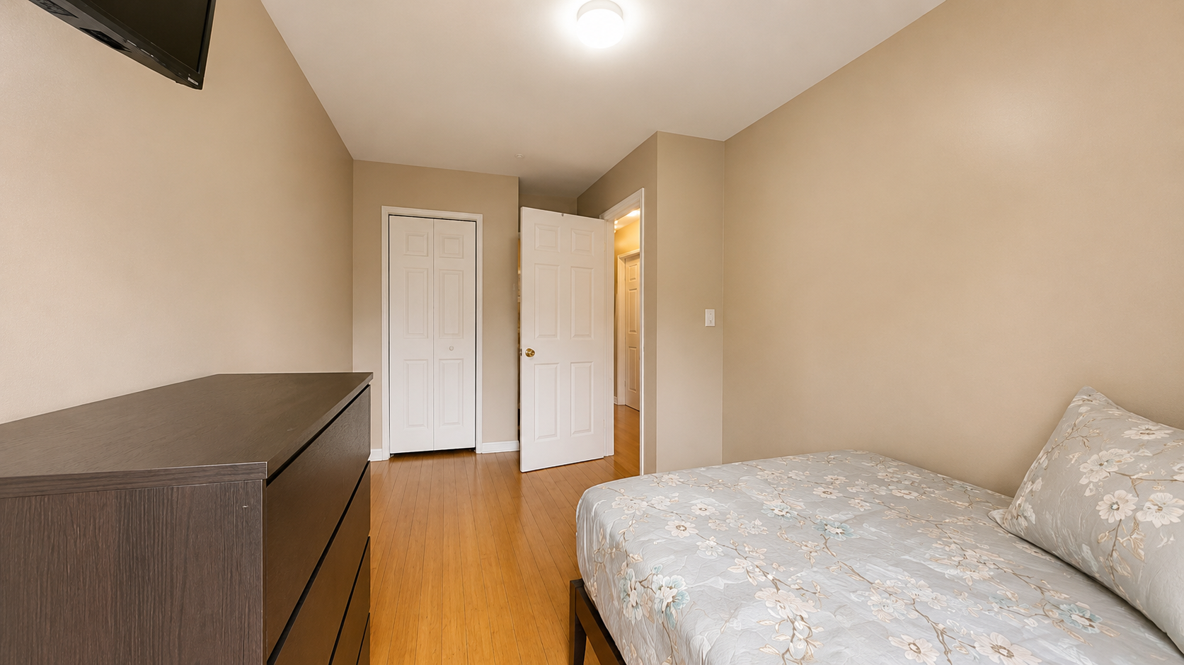 38 - 244A MacDougal Street Decluttered.png