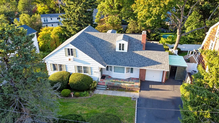 14 Waverly Street, Glen Head, NY