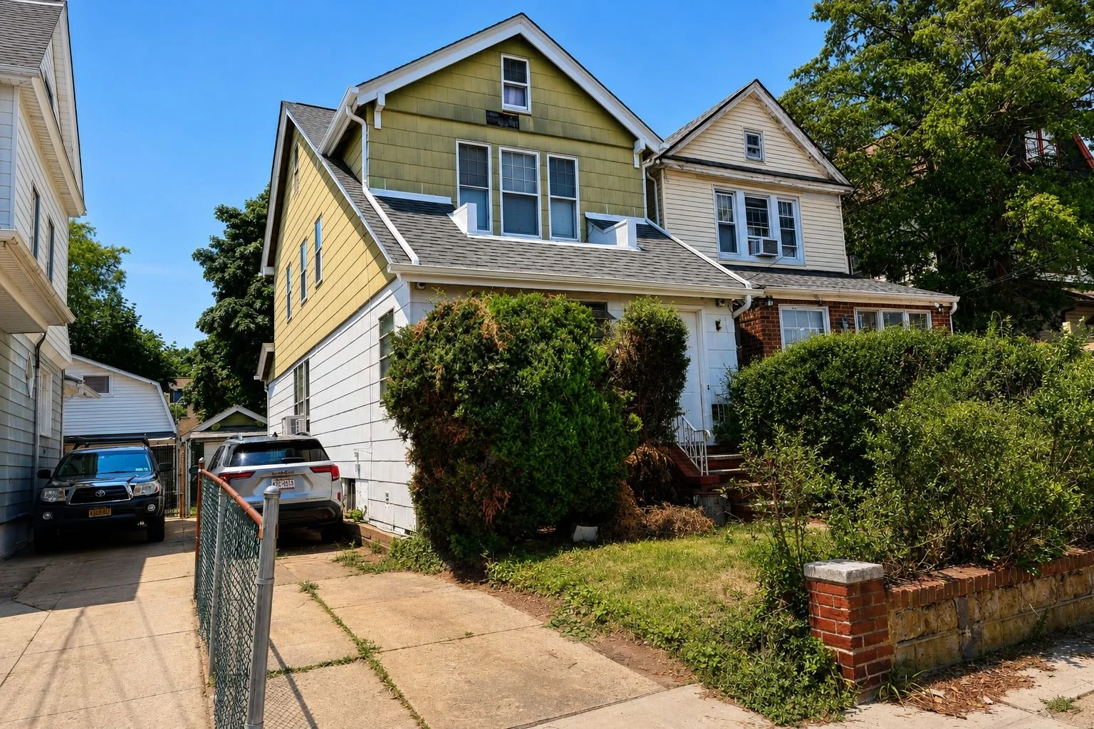 05 - 91-20 87th Street - Decluttered.jpg