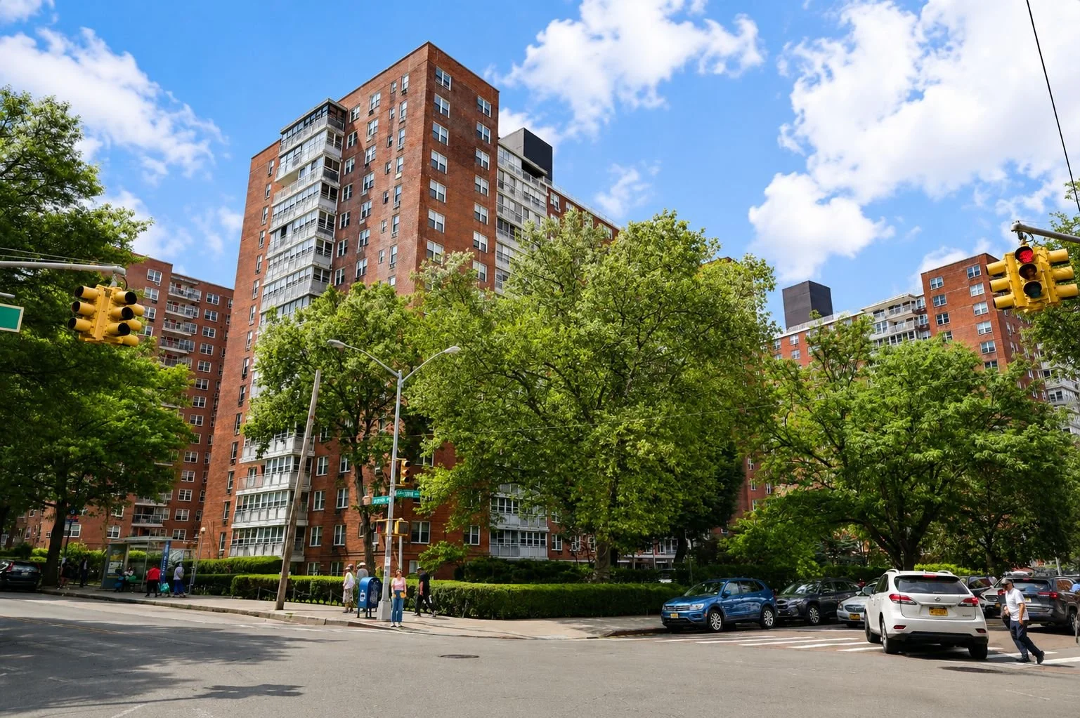 6 - 43-10 Kissena Blvd 6H - Decluttered.jpg