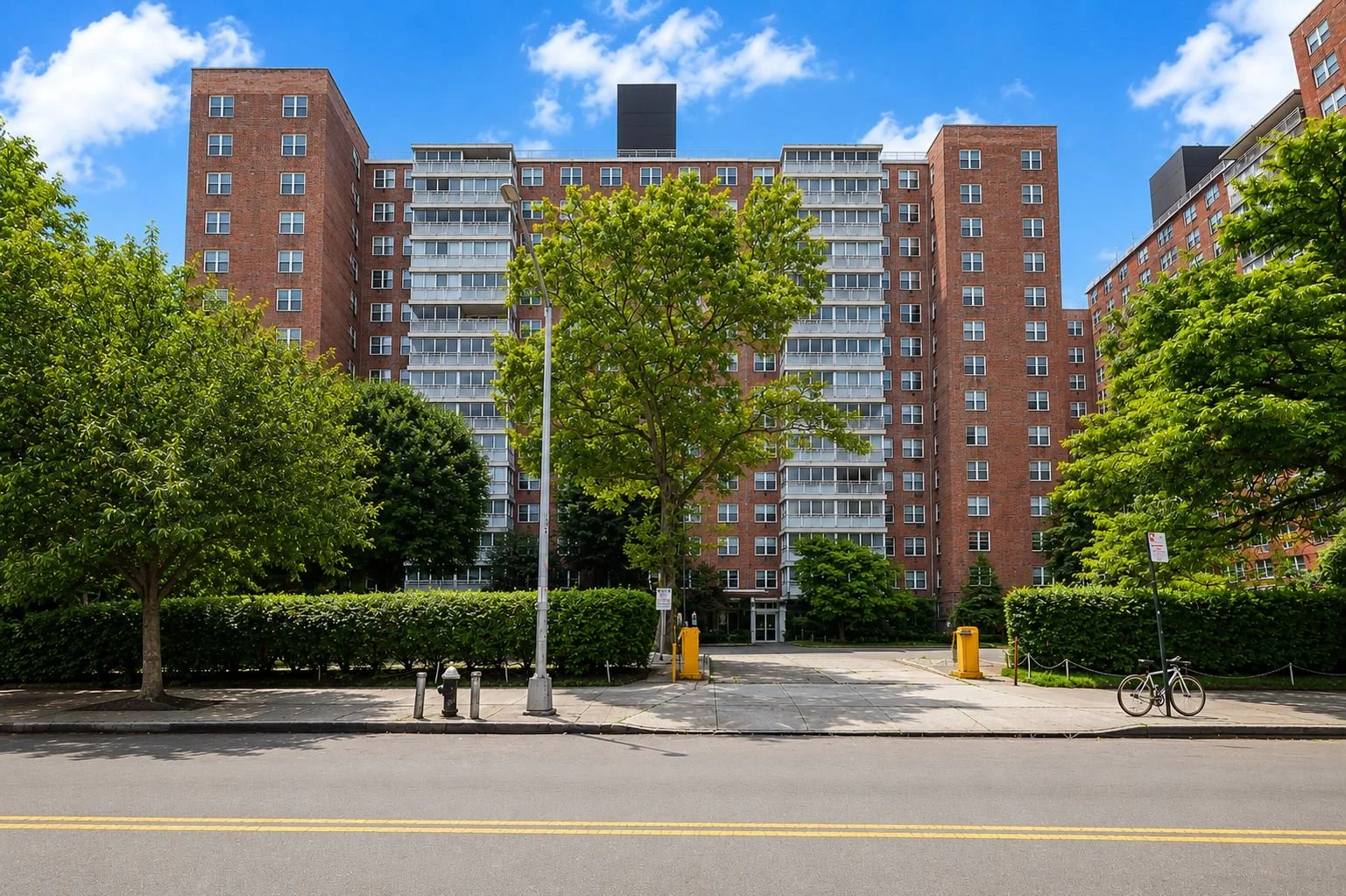 7 - 43-10 Kissena Blvd 6H - Decluttered.jpg