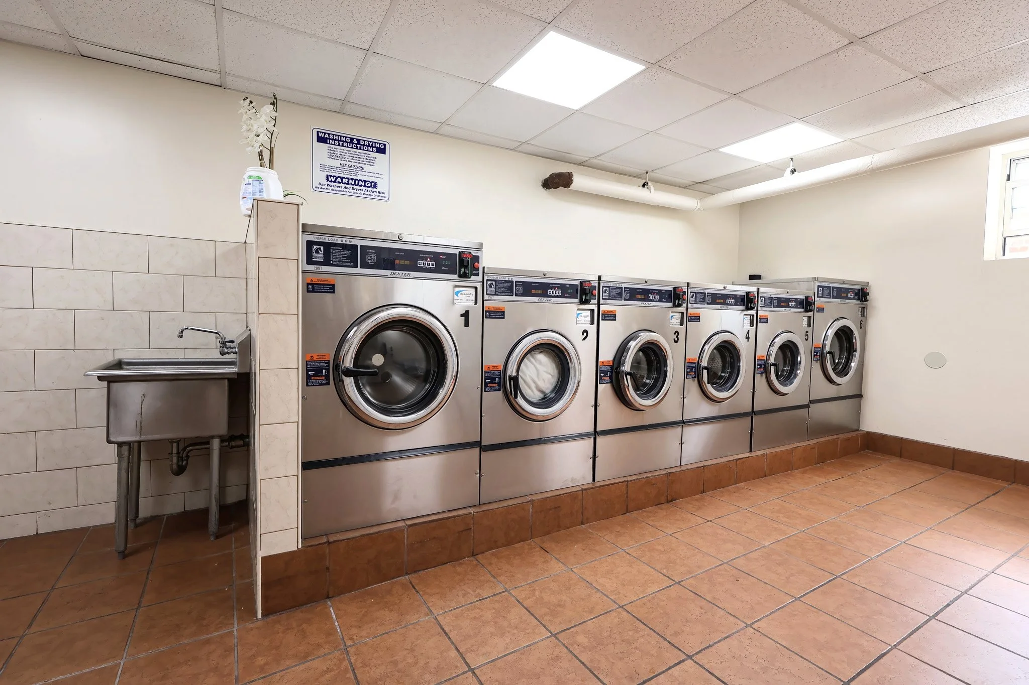 65-36-Wetherole-Street-101-Rego-Park-LAUNDRY-2.jpg