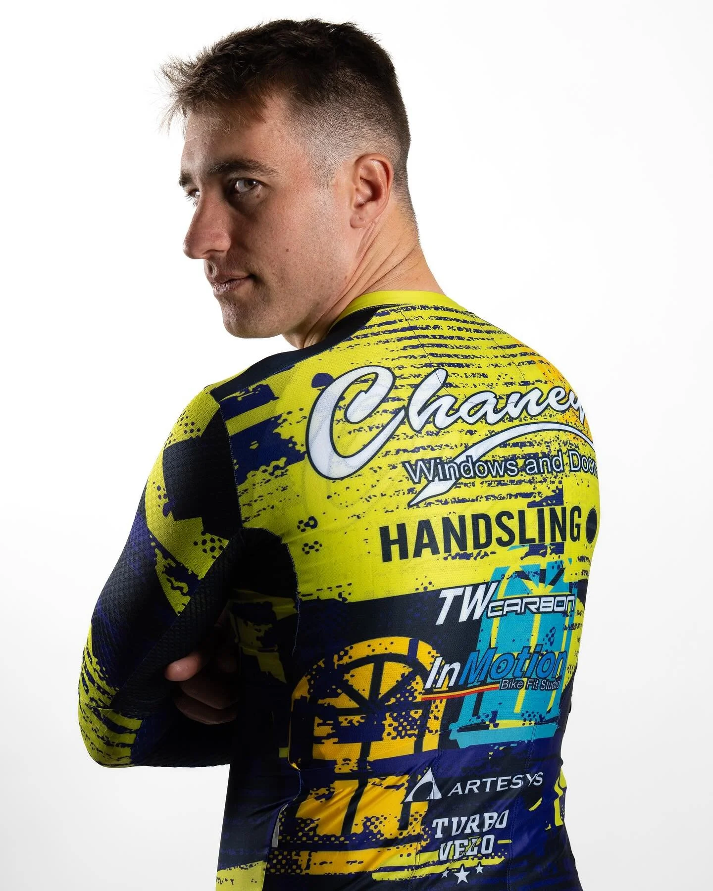 Happy to show off the new kits that will be on display at velodromes around the world. #SelectYourself

📸 @tristan.manderfeld