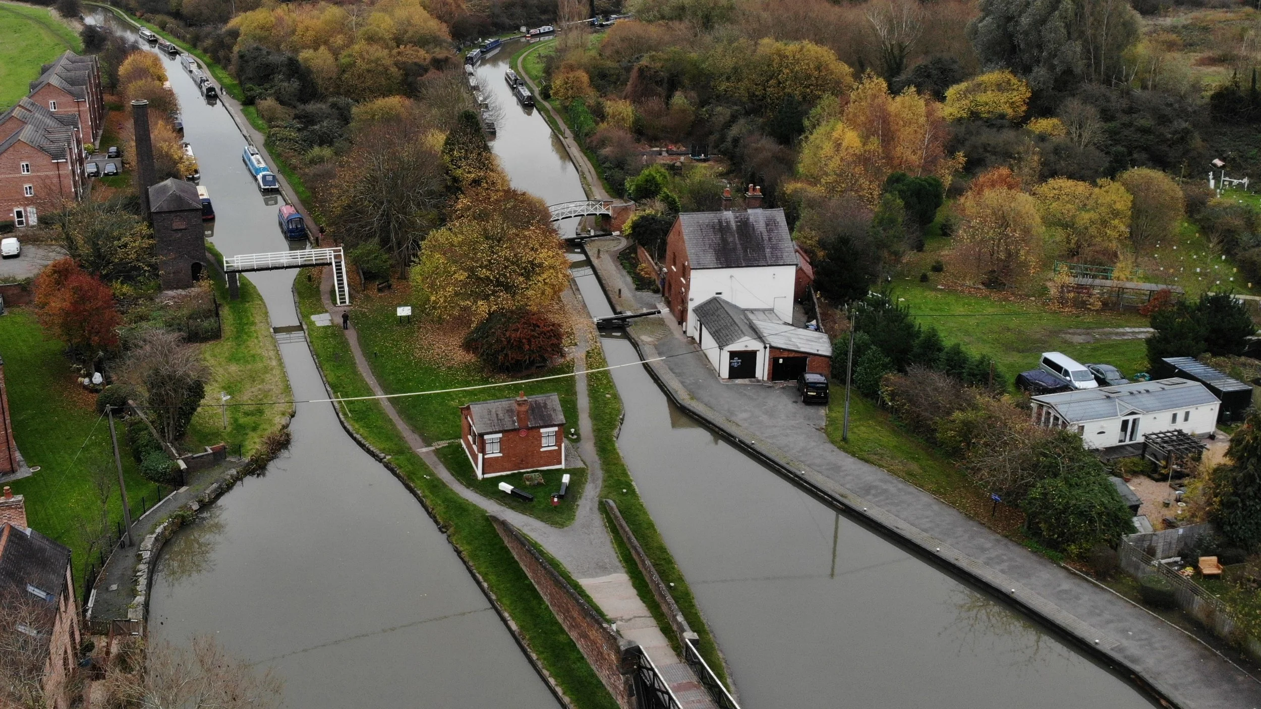 Cruising Back onto The Coventry Canal — A Very Narrow Journey