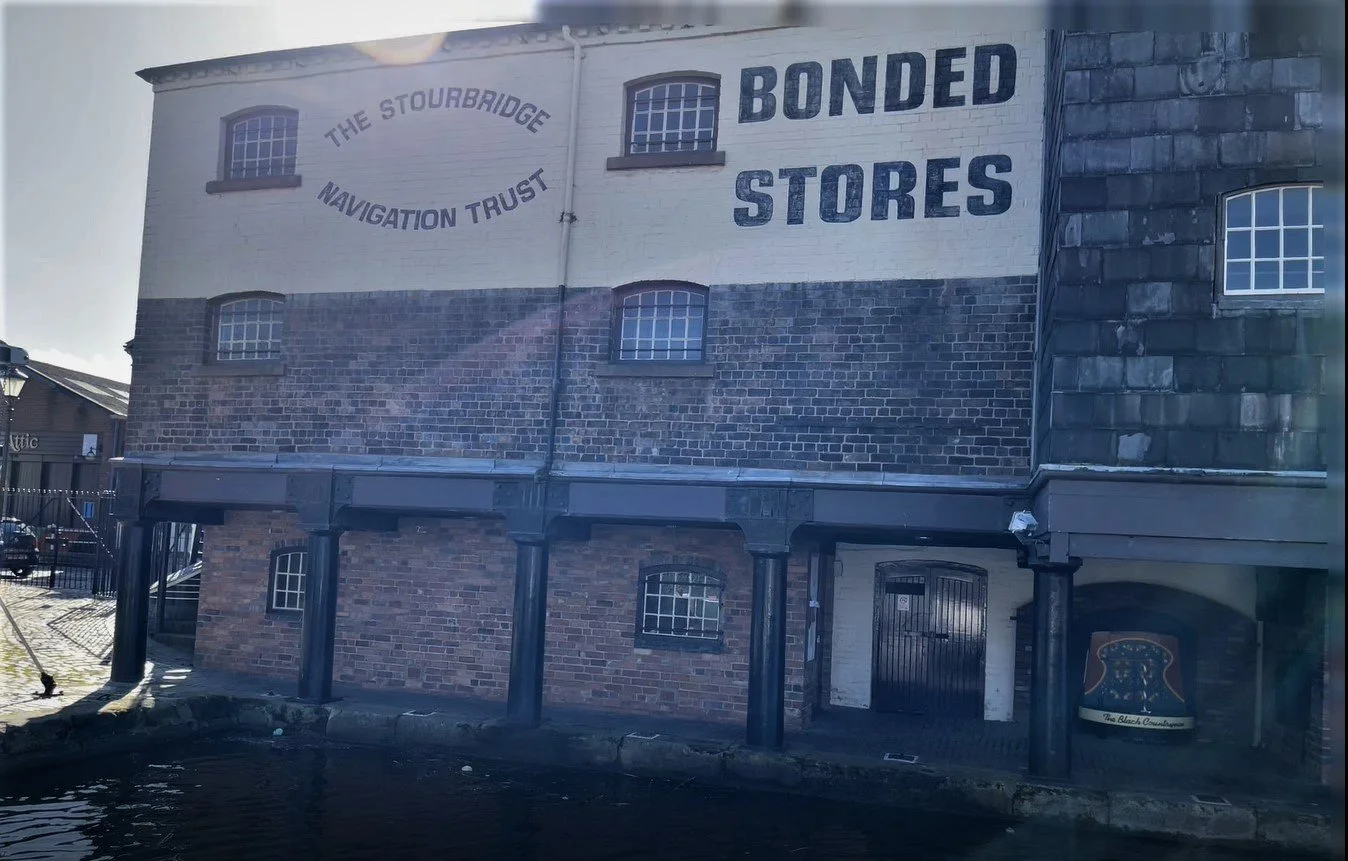 Stourbridge to Hinksford — A Very Narrow Journey