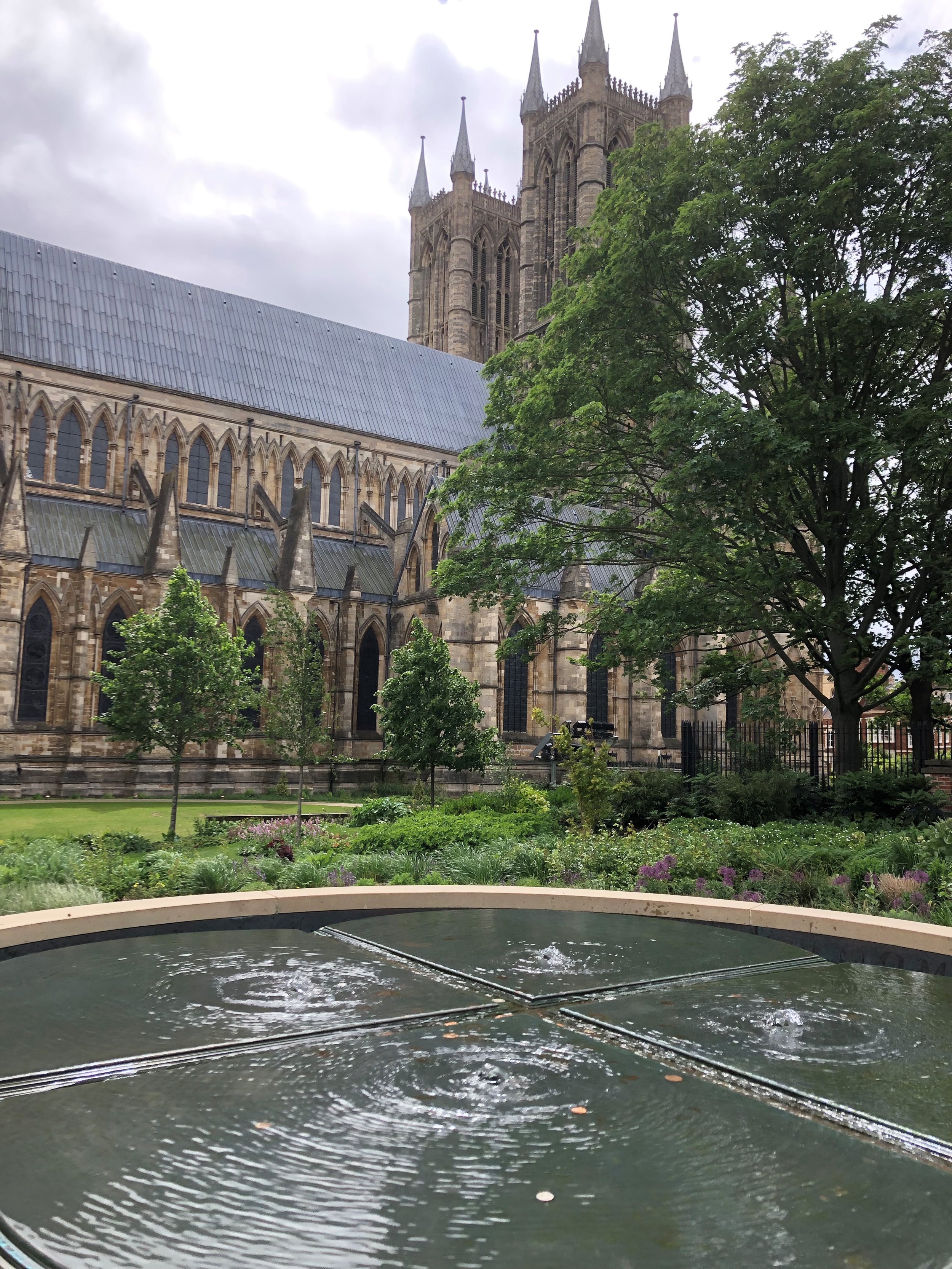 Lincoln_Cathedral_Water_Feature.jpg