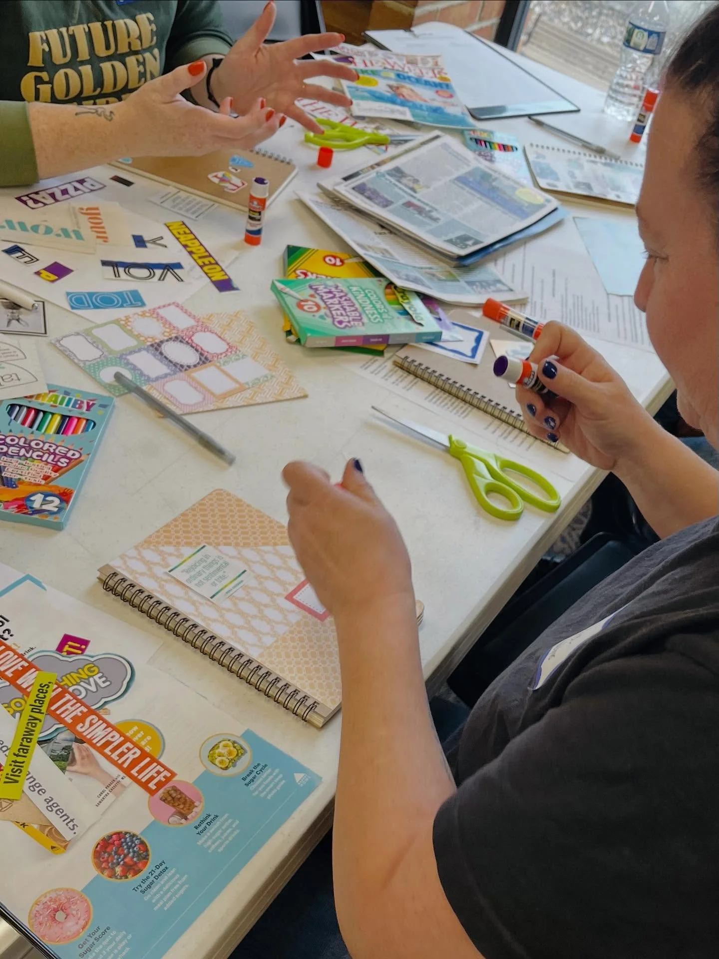🌈Prior to my Saturday &ldquo;Honoring the Web: Songs of Interconnection&rdquo; concert, I facilitated a Gratitude Art Journaling workshop @uapubliclibrary . 

🧘Participants learned about the evidence-based benefits of practicing gratitude, were led