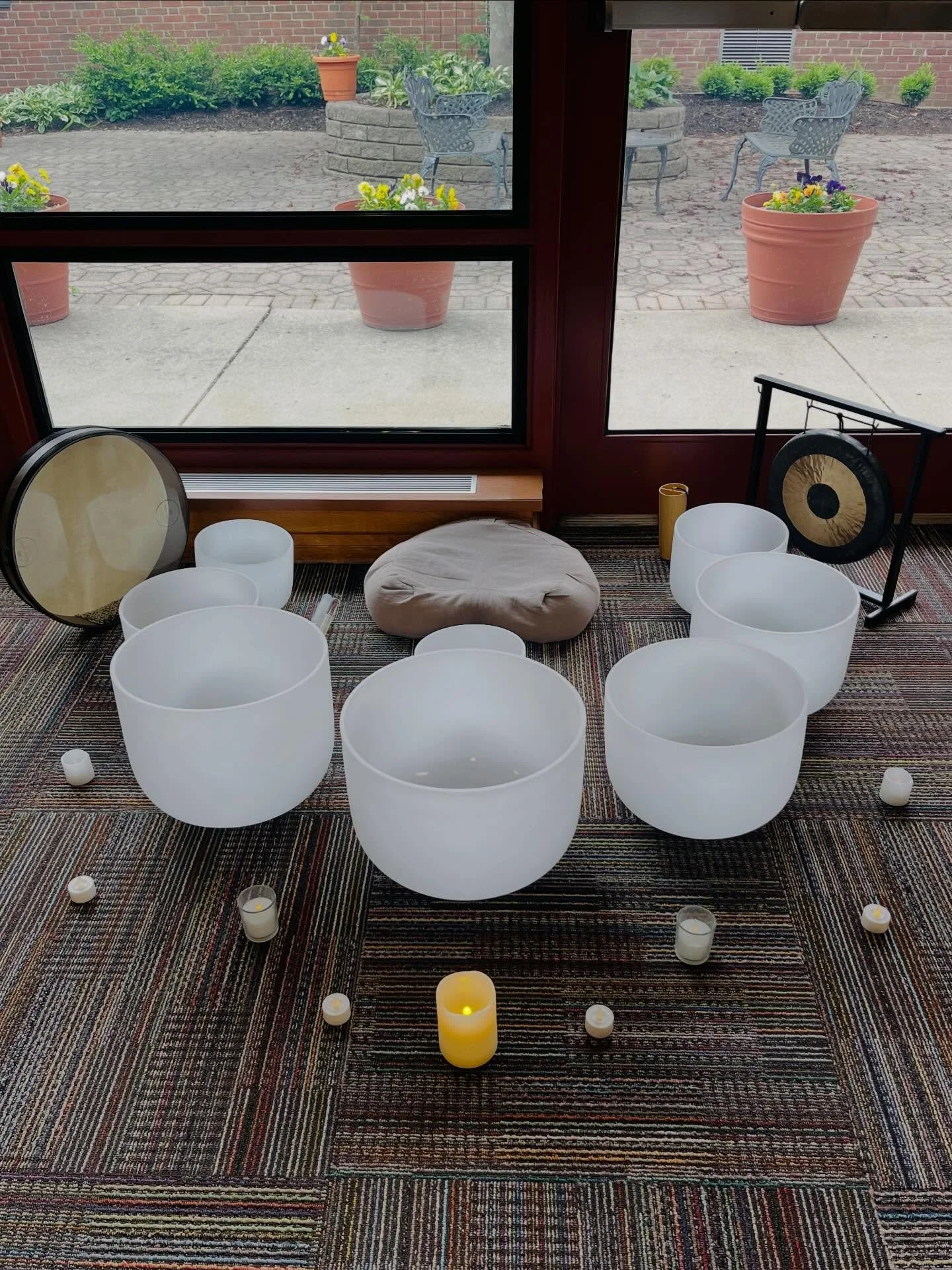 🥣 Facilitated a sound bath experience this beautiful Mother&rsquo;s Day morning @covenantpresbyterianoh . 

➡️ Want a curated creative mindfulness experience for your church congregation, organization, business, or group? Email me at katy@katyoberle