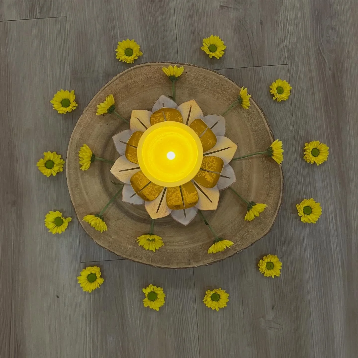 ✨&rdquo;Sangha, Songs. &amp; Stillness&rdquo; is my monthly gathering @thebesanctuary in Upper Arlington. &ldquo;Sangha&rdquo; is a Buddhist term that means Community. 

✨During this hour (9-10am one Sunday mornings&mdash;6/14, 7/12, 8/16, 9/13 are t