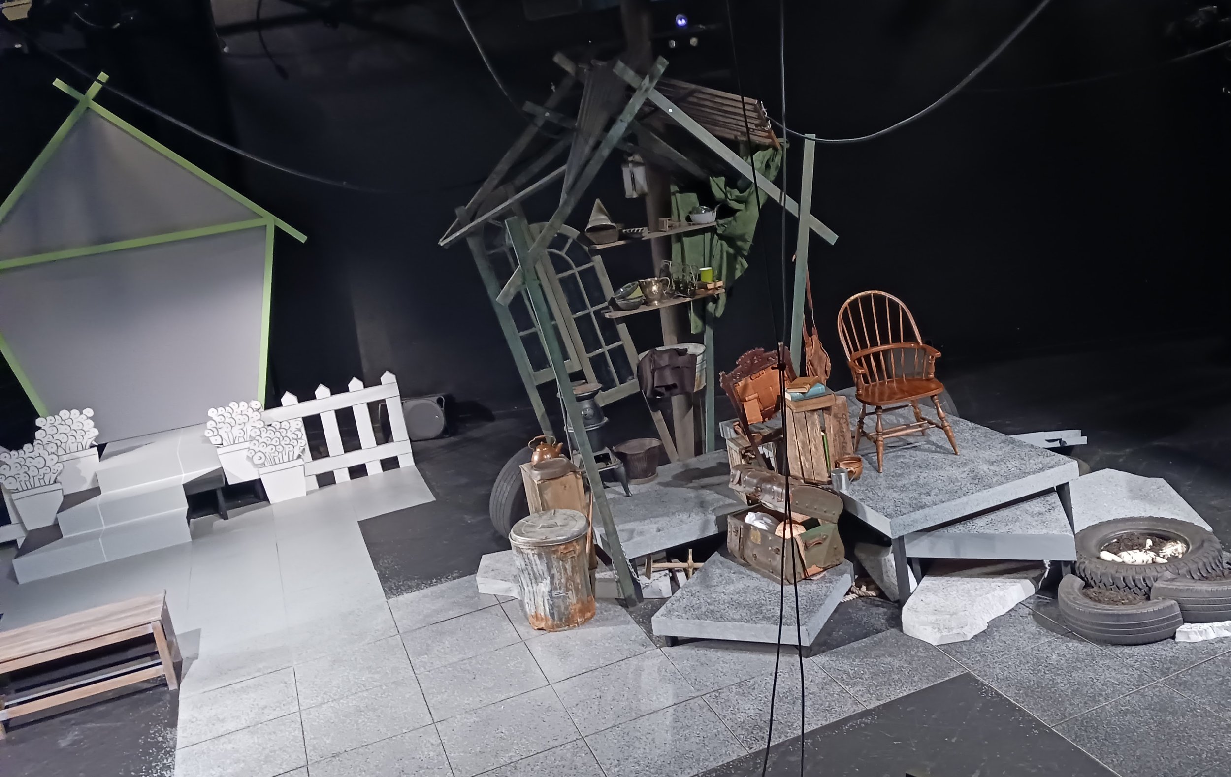The Bluest Eye, Theater Alliance, 2023. Set design: Tiffani Sydnor.