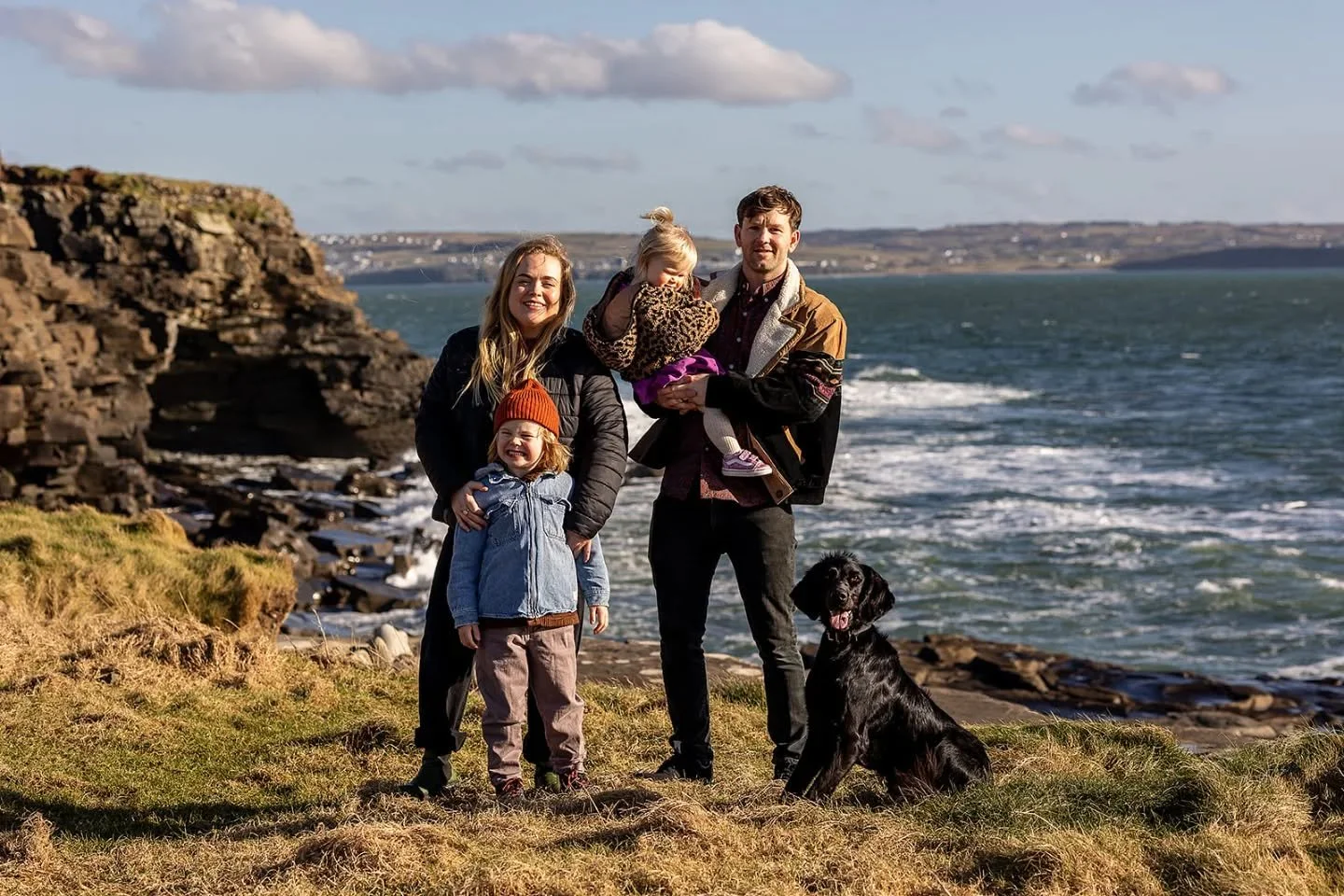 ✨ Welcome to Aiteall B&B ✨
We’re Éimhín & Jonny – a Clahane local and a “blow-in” from Warrington – raising our little family by the in lovely North Clare.
Aswell as us we have two kids, Comdhan &