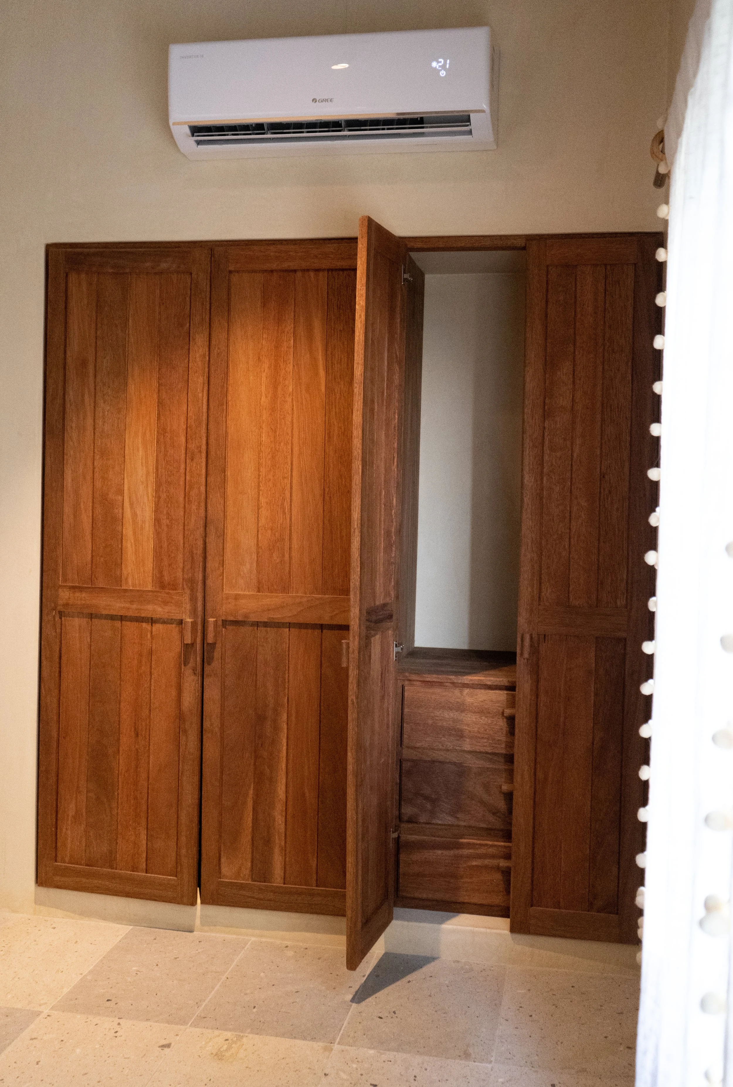 En Suite Wardrobes 