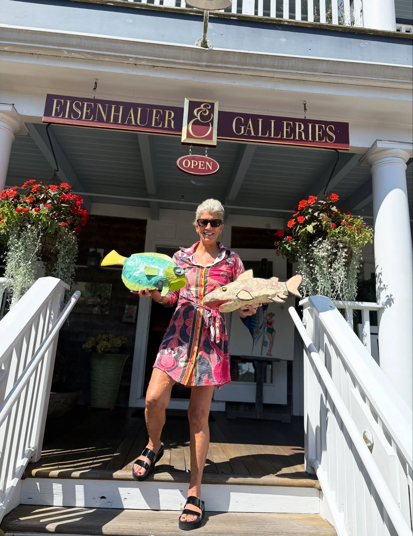 Hello from Edgartown ~Martha&rsquo;s Vineyard 
Stopping by @eisenhauer_gallery to say hello &amp; deliver some fish on this gorgeous early fall day.🧡☀️ 

#galleryartist #marthasvineyardlife #marthasvineyard #edgartown #capecod #theislands #islandlif