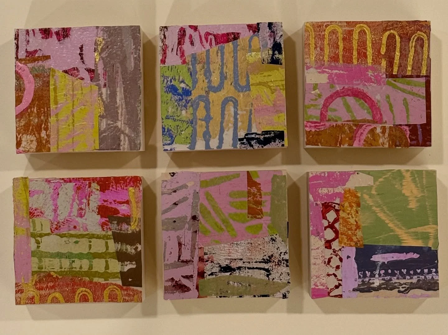 #03- mini minis 4&rdquo;x4&rdquo;
These little guys definitely belong in a threesome or a sixsome..
Collages on cradled wood panels.
Note to self- never throw away the scraps.🧡

#minipaintingseries #minipaintings #tinypainting #triptych #threesomes 