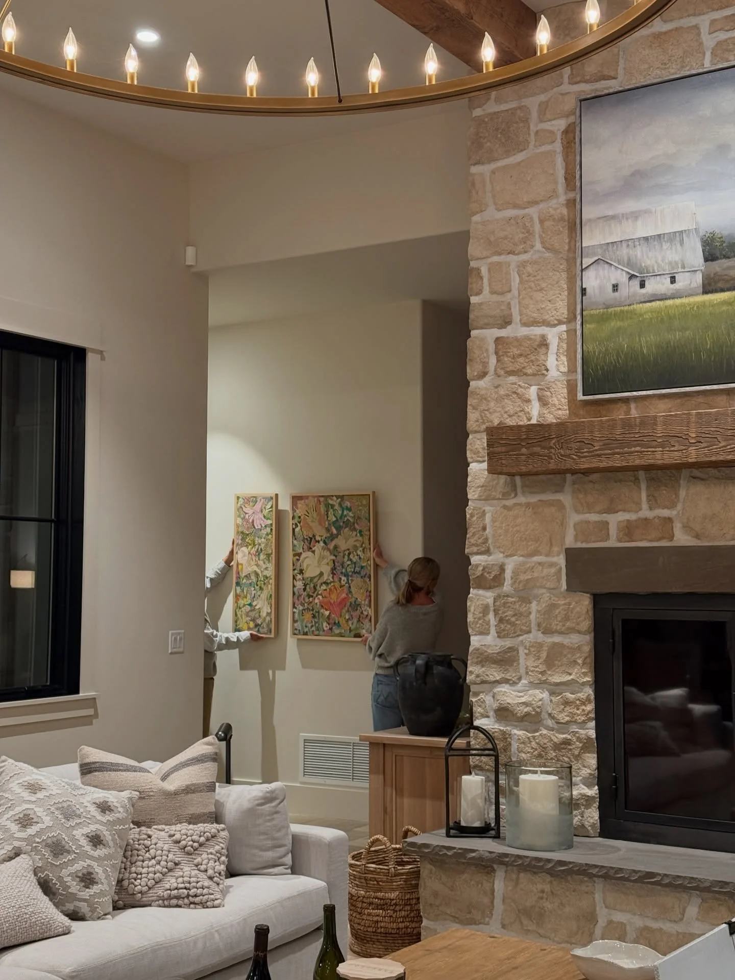 This Diptych- 
&lsquo;Whimsical Botanical&rsquo;
is in its new cozy home in Bozeman, MT.🧡 @workwithecho 
#diptych 
#botanicgarden 
#statementpiece 
#mixedmediaartist 
#collage