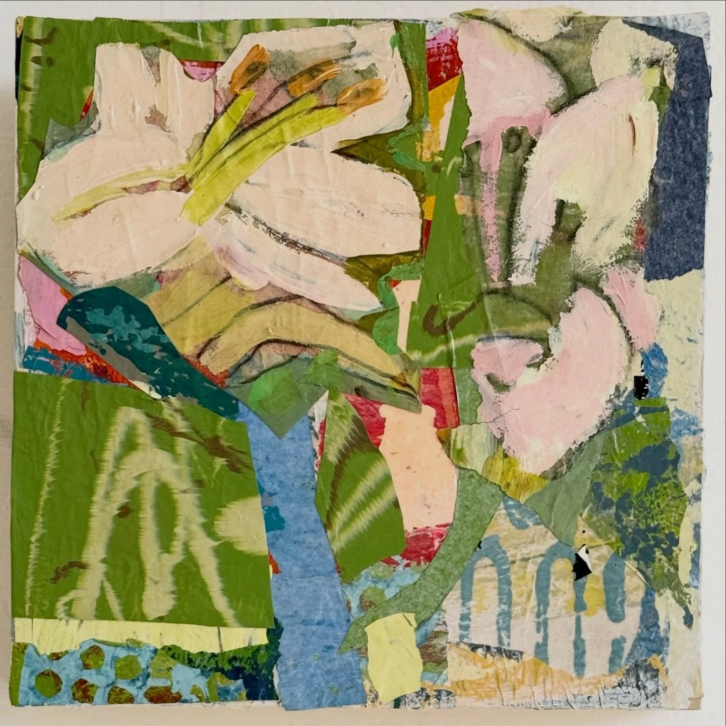 Easter Lilies-Lil&rsquo; Gem series
SOLD
#mixedmediaartist 
#abstractflowers 
#mixedmedia 
#artcollector 
#artoninstagram