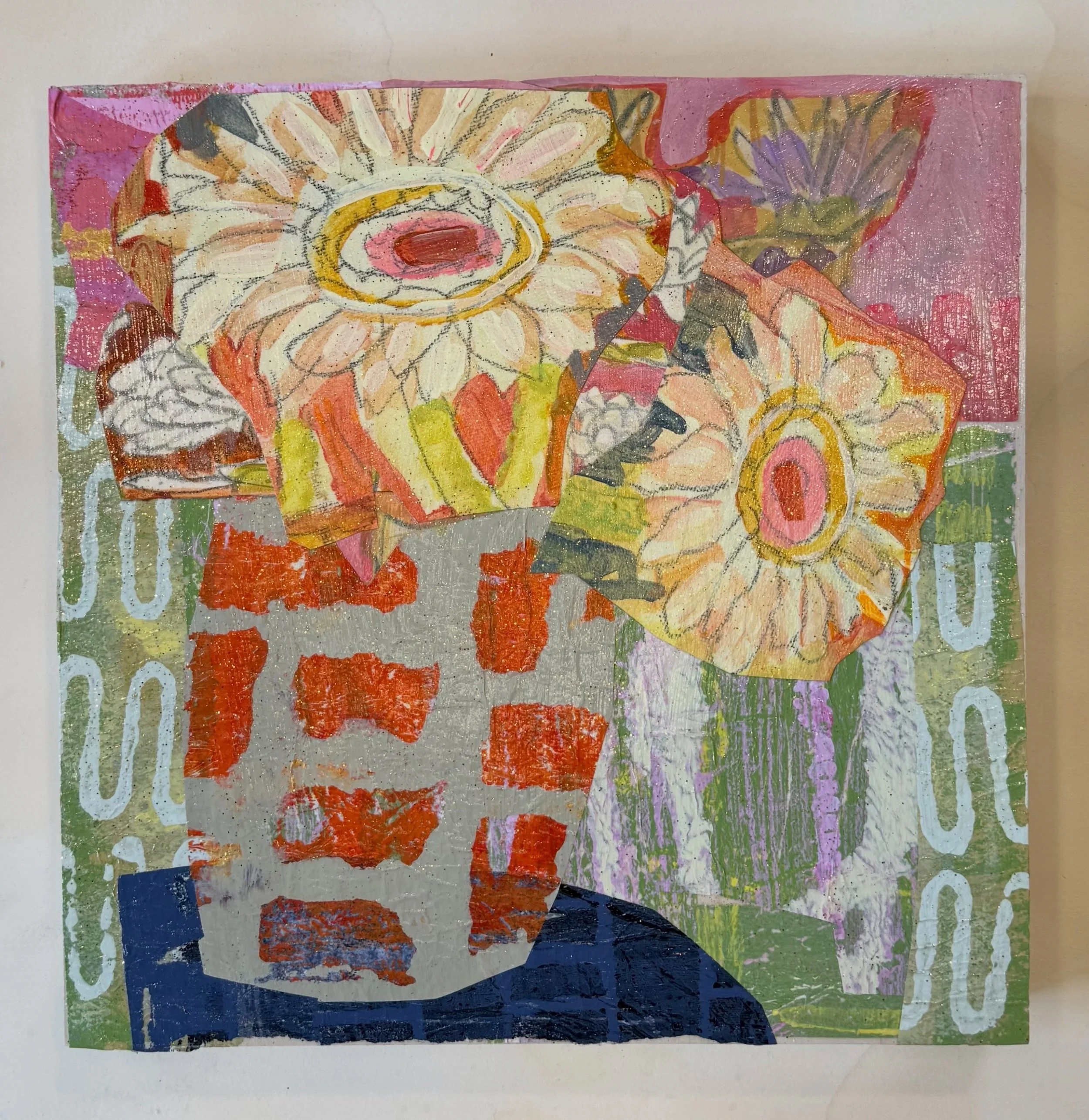 New Lil&rsquo; Gems!
Restocking the store on my website.
The drop will happen this Friday at 11am EST🧡

#newwork 
#collages 
#abstractflowers 
#brightandbold 
#contemporaryartist