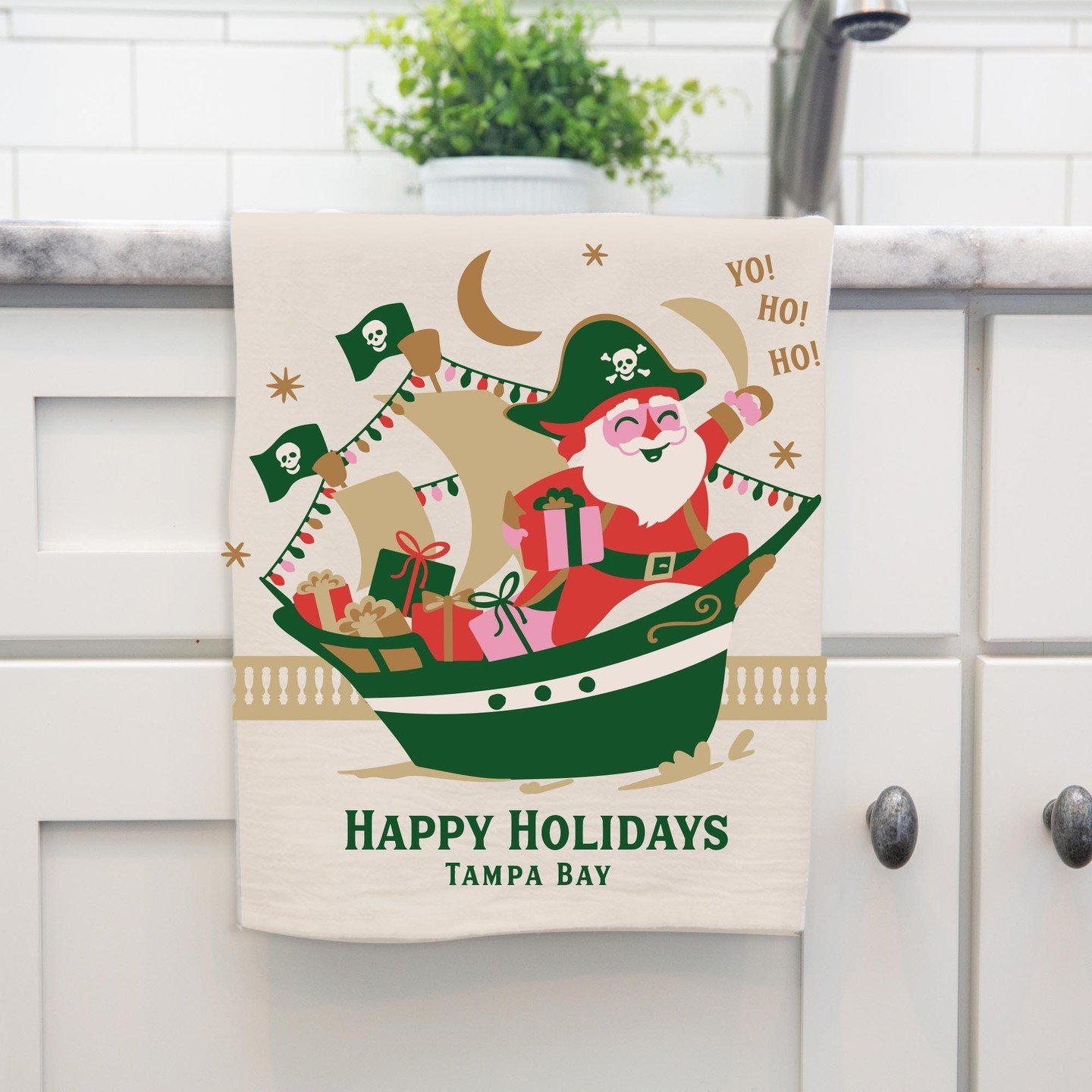 Ahoy there, mateys! 🎅🏴&zwj;☠️ Sailing through the holiday season with the Santa pirate ship tea towel! Gift the spirit of adventure or bring some festive swashbuckling fun to your kitchen this Christmas. ⁠
⁠
#ilovetampa #tampabay #shopsmallsouthtam