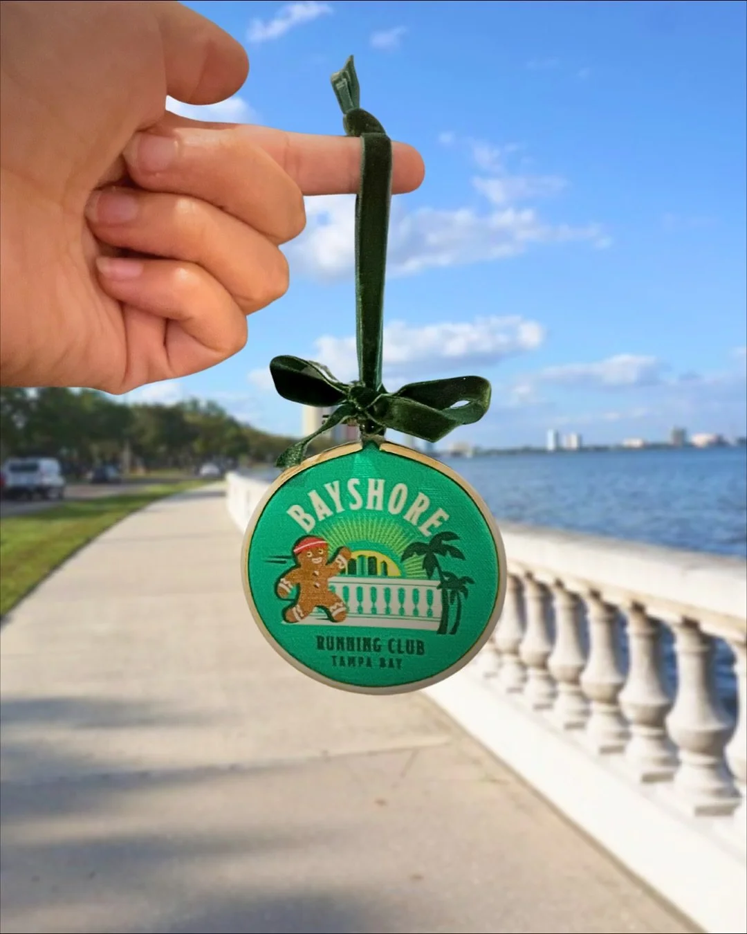Bayshore run club&hellip; or coffee club? 👀☕️🏃&zwj;♀️

This one&rsquo;s for the runners, the strollers, and the &ldquo;I&rsquo;ll meet you at brunch&rdquo; crowd 😎✨

UPCOMING MARKETS: 
📍 Davis Island Holiday Market &mdash; Sat, Nov 29 | 10 AM&nda