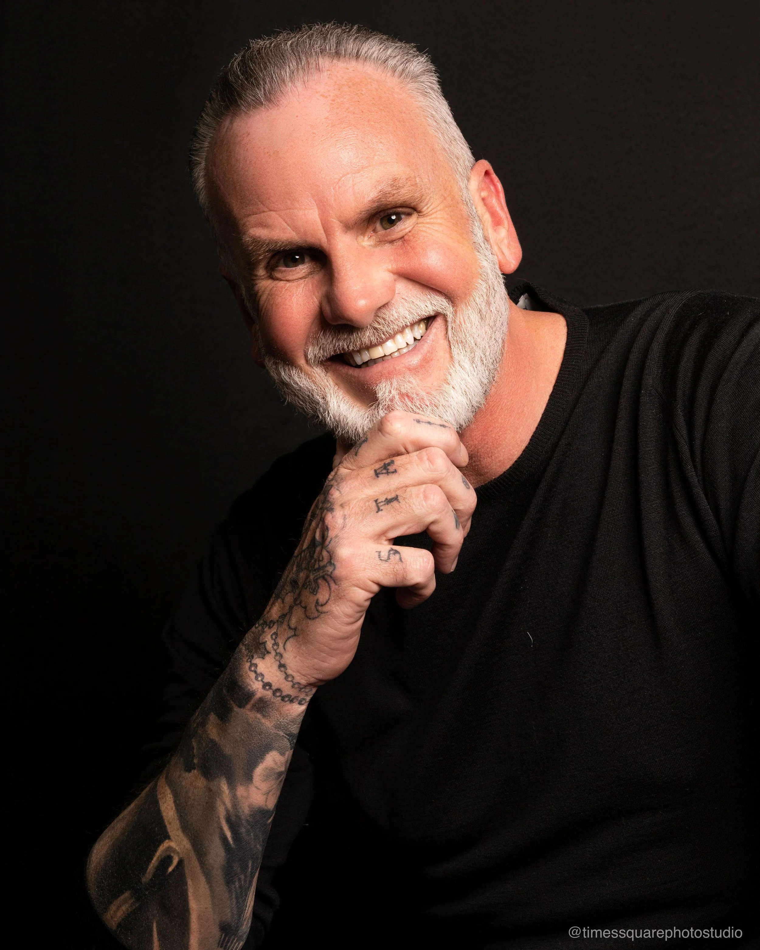 Times Square photo studio - New York professional photography studio offering a wide range of services including headshot photography, family, maternity, vacation, commercial and lifestyle