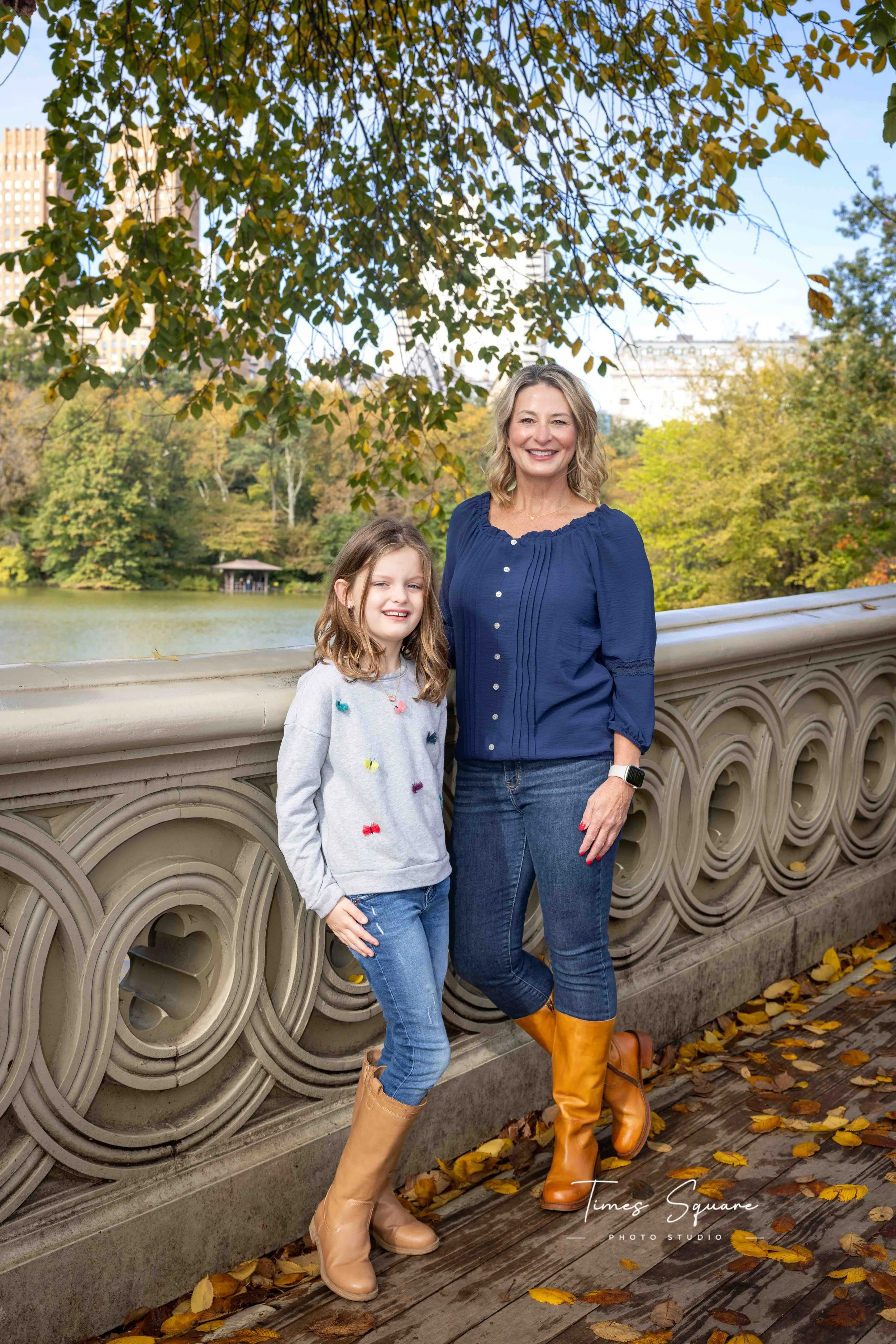 Times Square Photostudio Fall Central Park Photoshoot family-20.jpg
