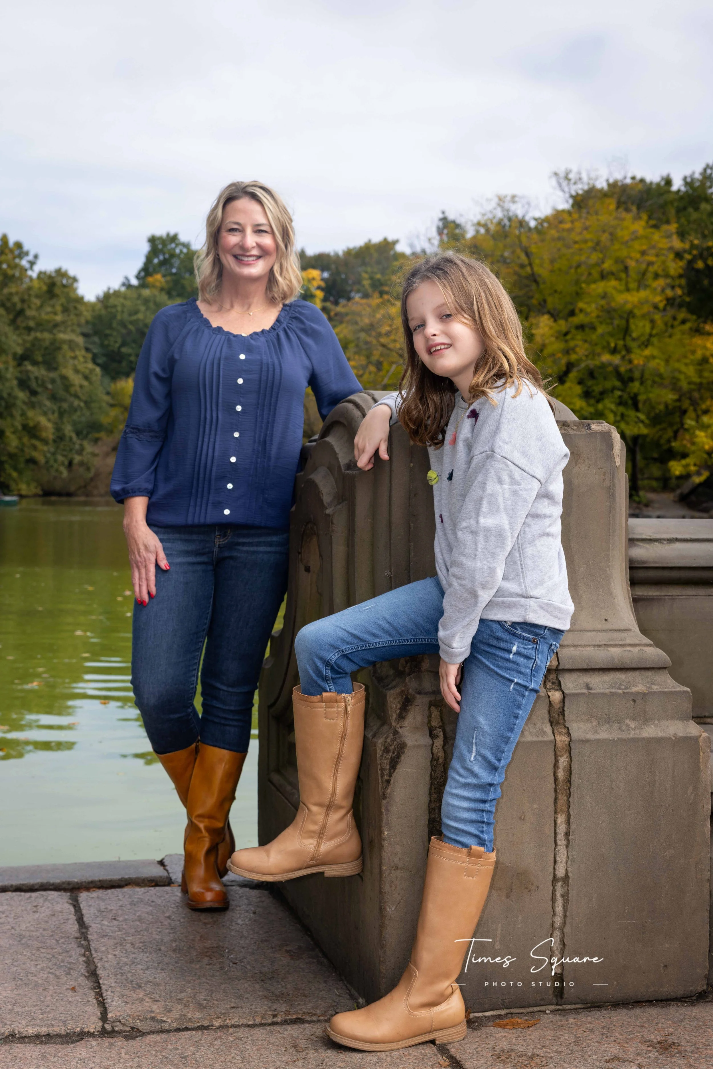 Times Square Photostudio Fall Central Park Photoshoot family-17.jpg