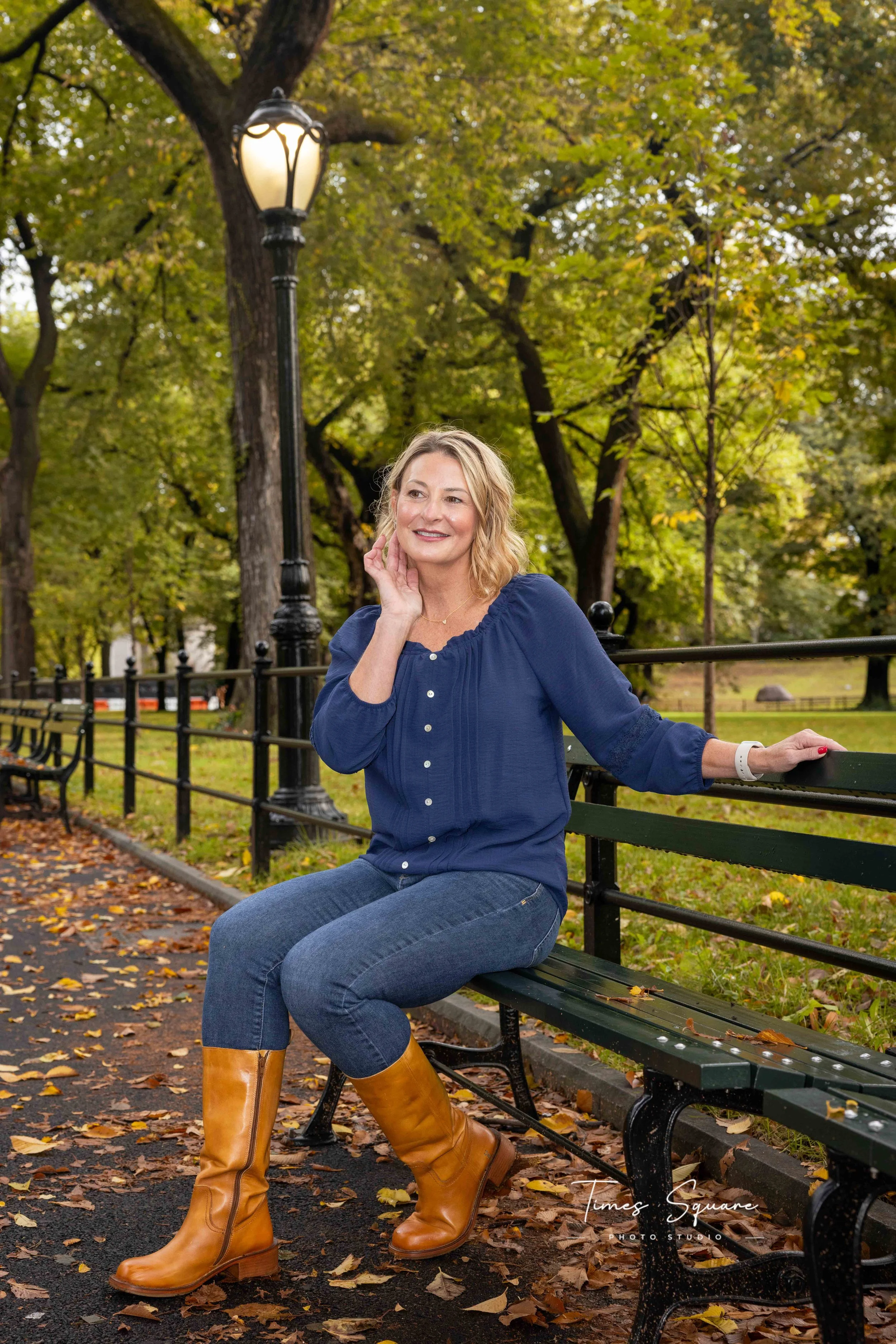 Times Square Photostudio Fall Central Park Photoshoot family-8.jpg