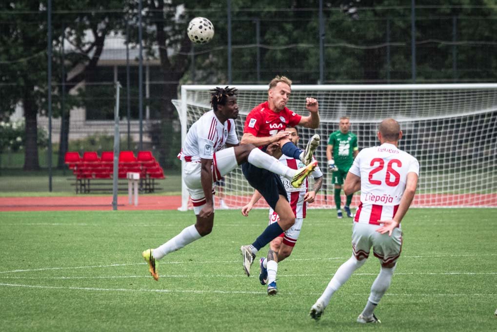 Vājš sākums maksā dārgi: "FS Jelgava" mājās piekāpjas "FK Liepāja"
