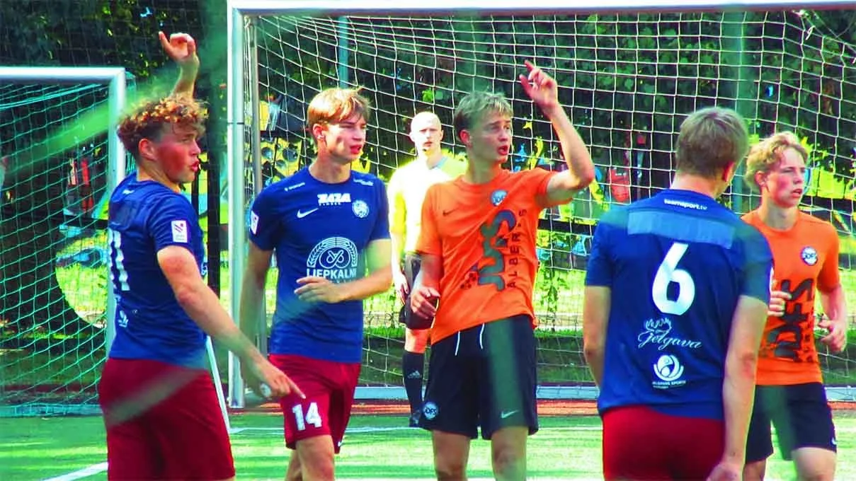 Janovskis un Laķis nodrošina dublieriem svarīgus trīs punktus