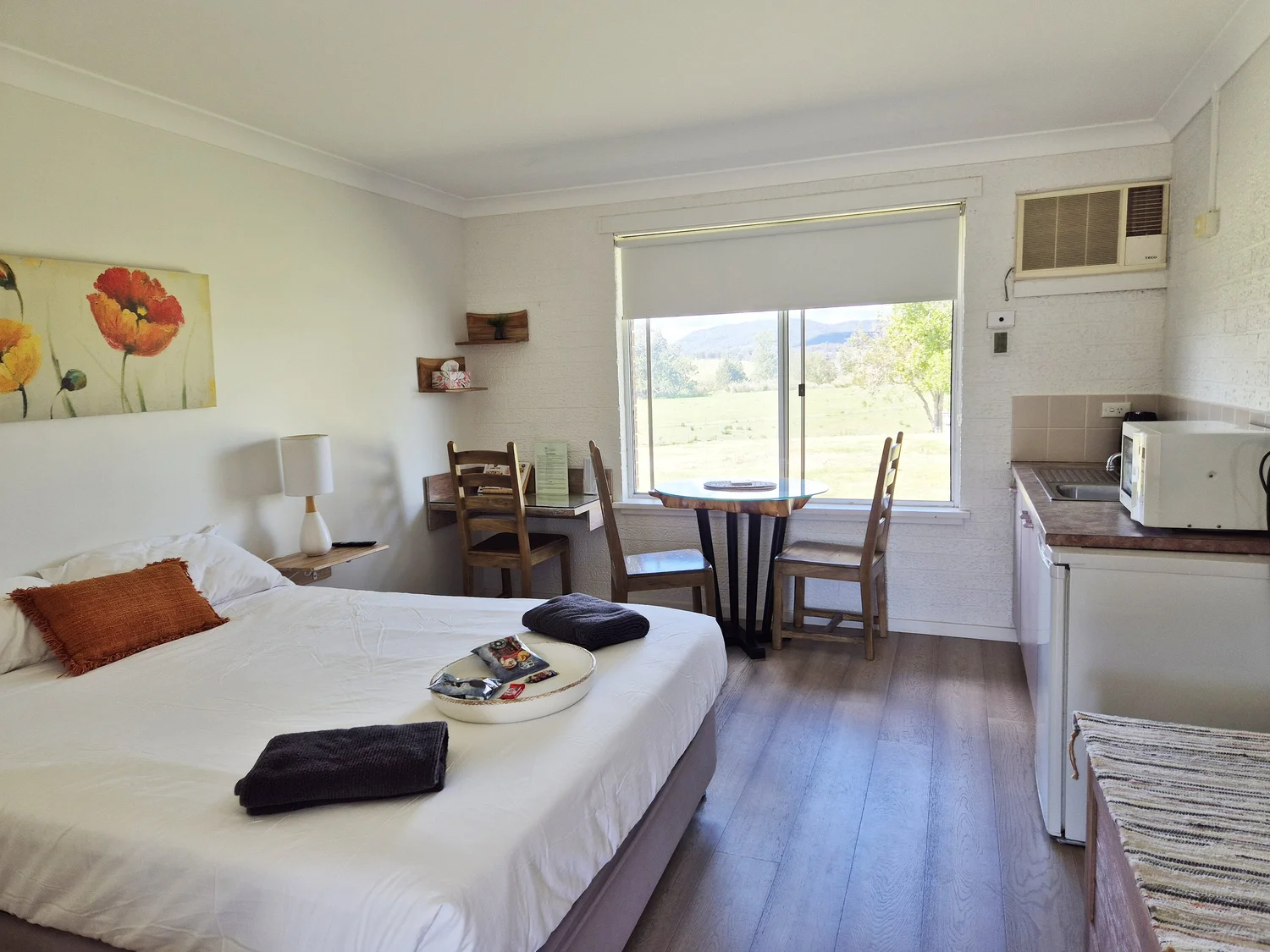 Triple Kitchenette Room at Vacy Village Lodge