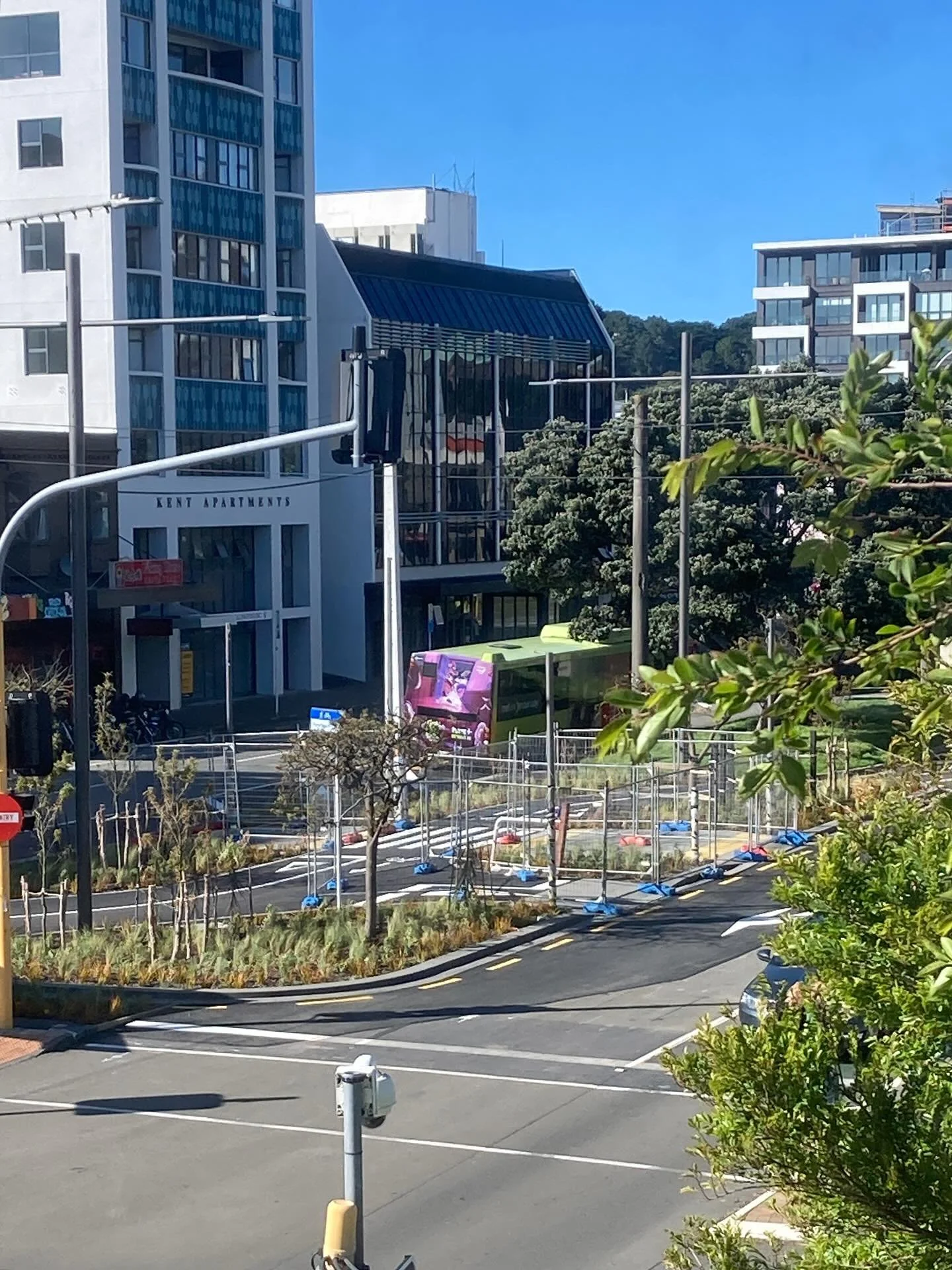 Been watching the bike lane take shape at the crossing revamp on the corner of Courtenay and Kent Terrace and it’s open just in time for the show! 
@hannahplayhouse is super connected by bus and bike lane, so now that this wild weather’s